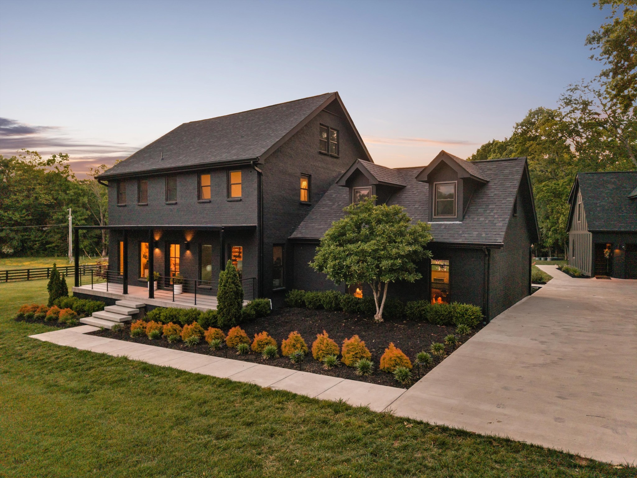 2031 Maple Ln