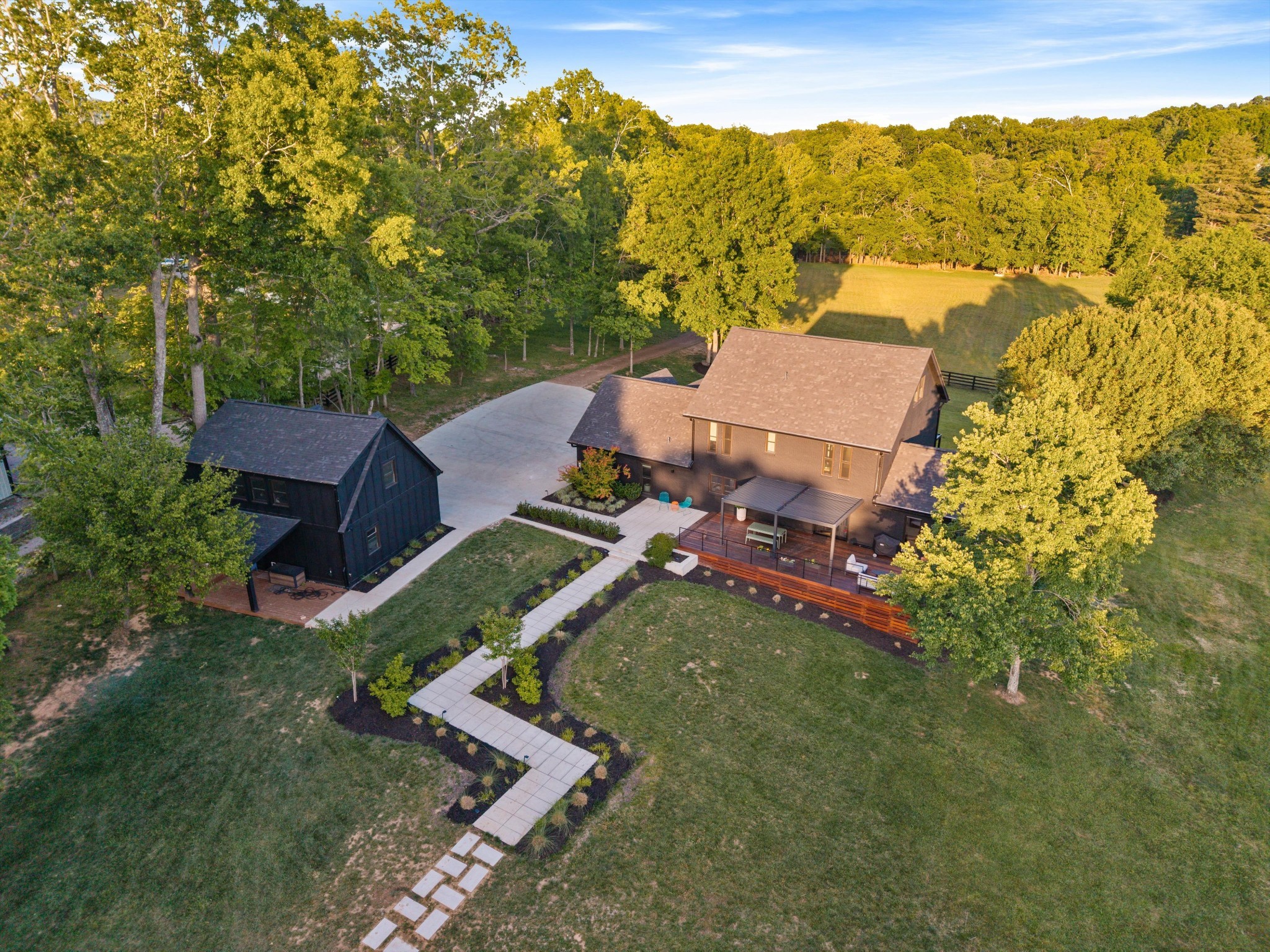 2031 Maple Ln