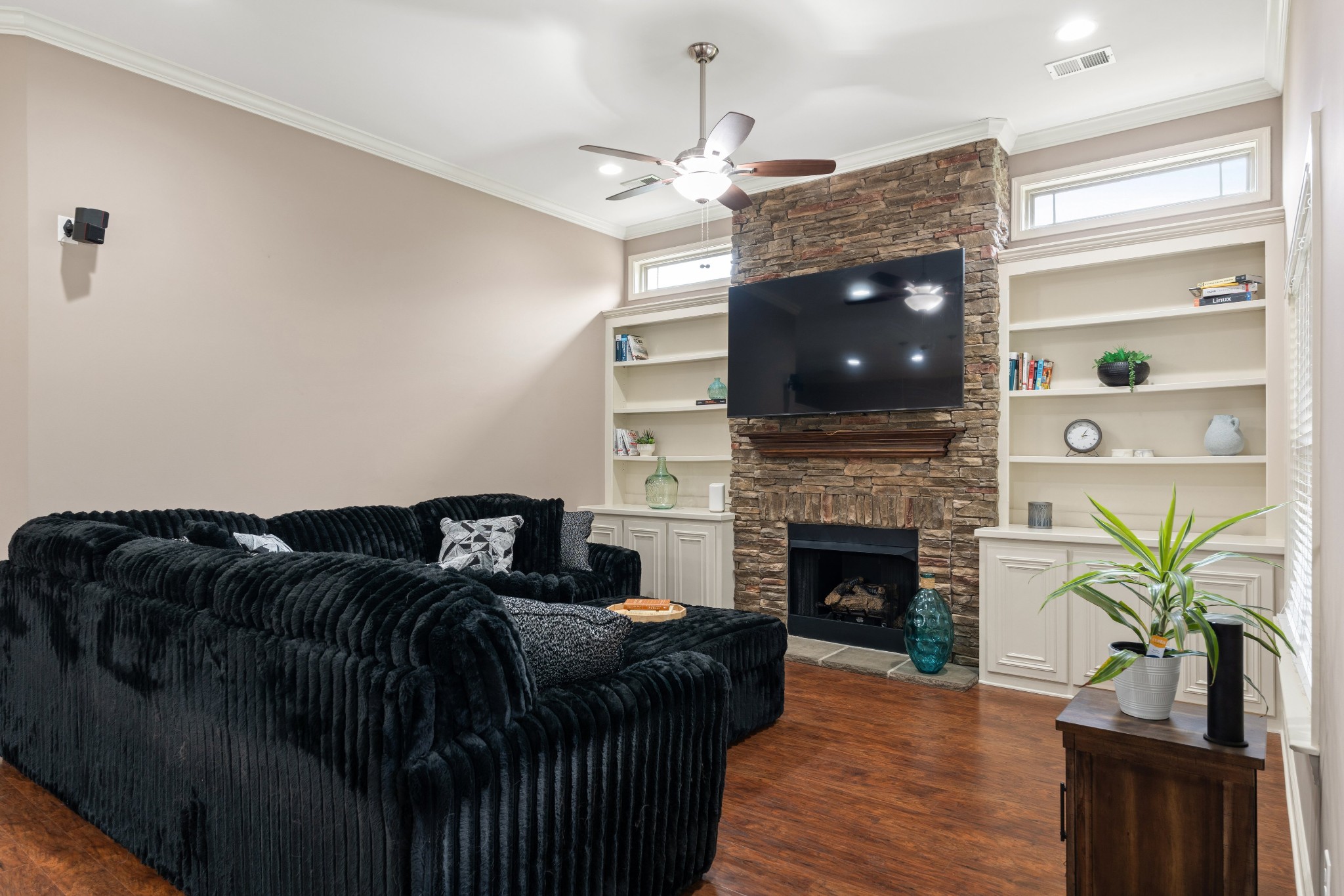 105 Hawthorne Vly