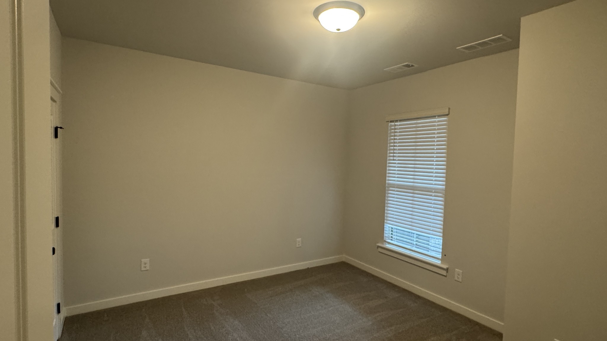558 W Foxrun