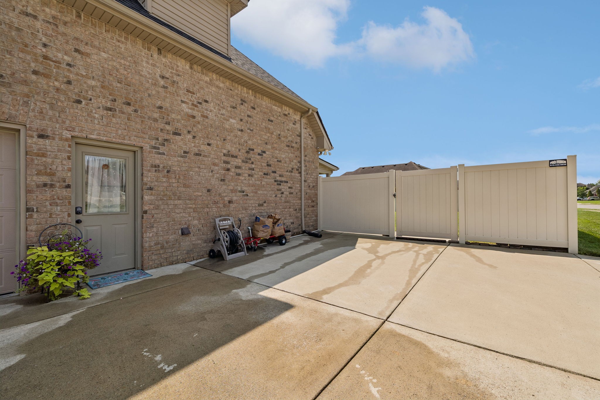 5149 Prickly Pine Pl