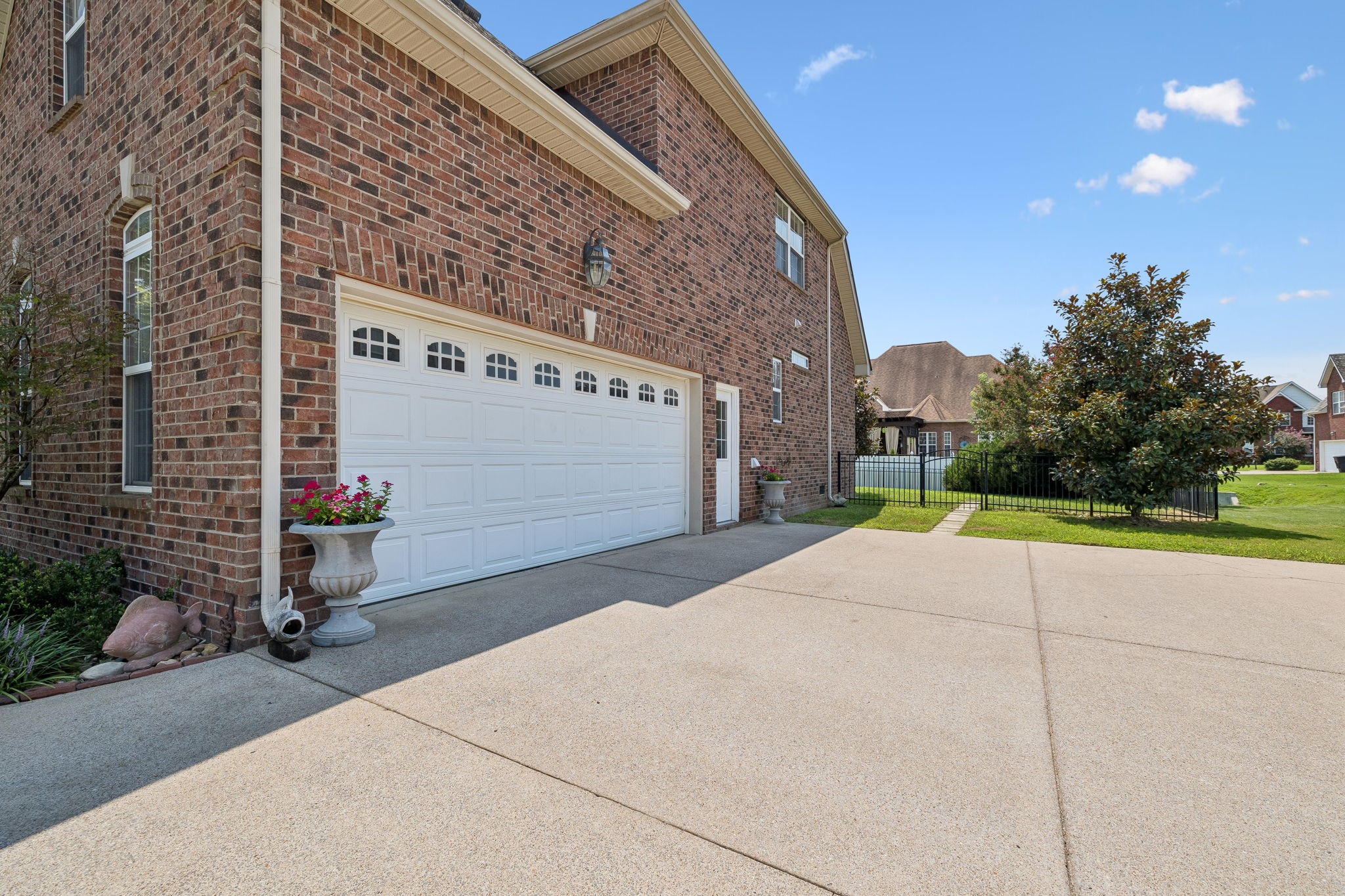 3317 Geneva Dr