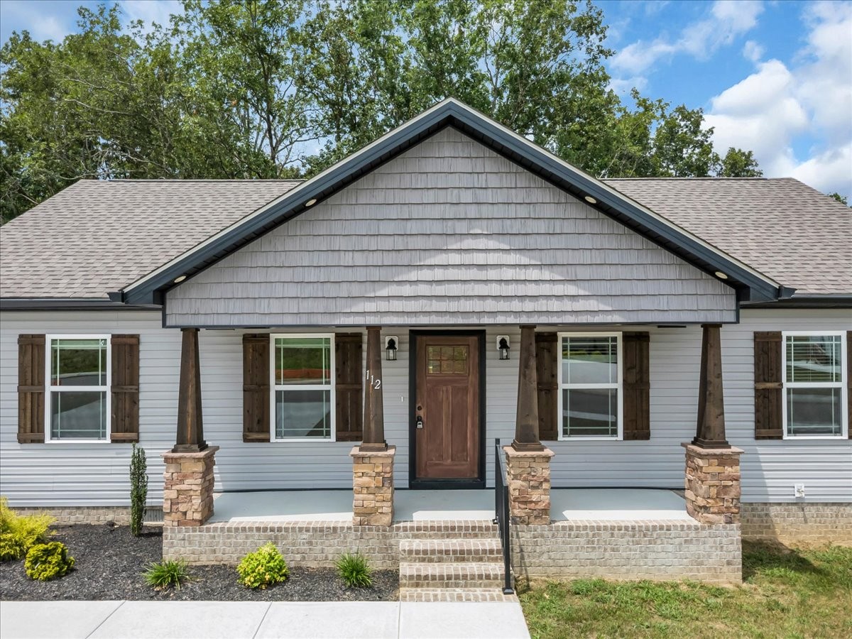 112 Demombreum Circle