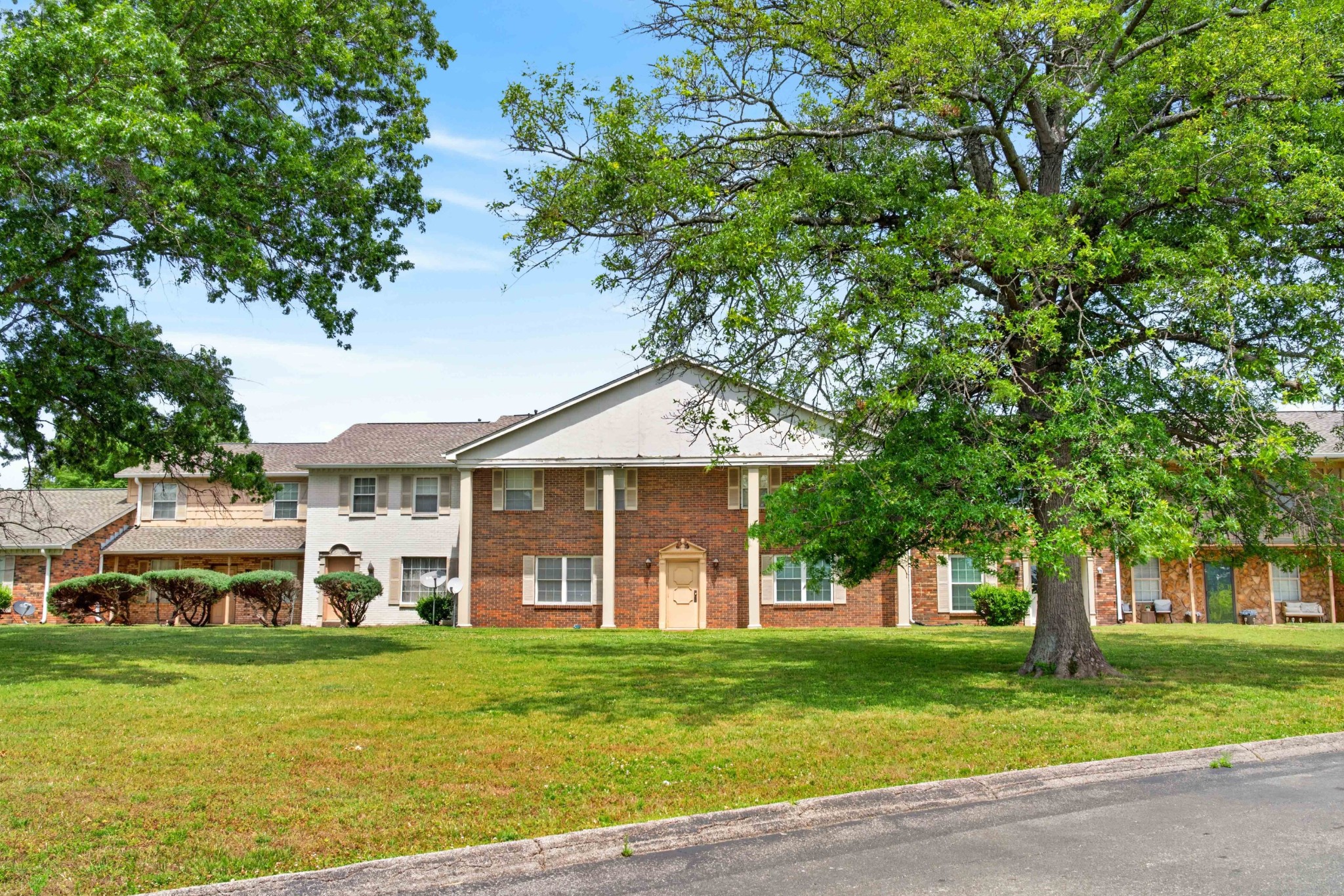 1301 Neelys Bend Rd