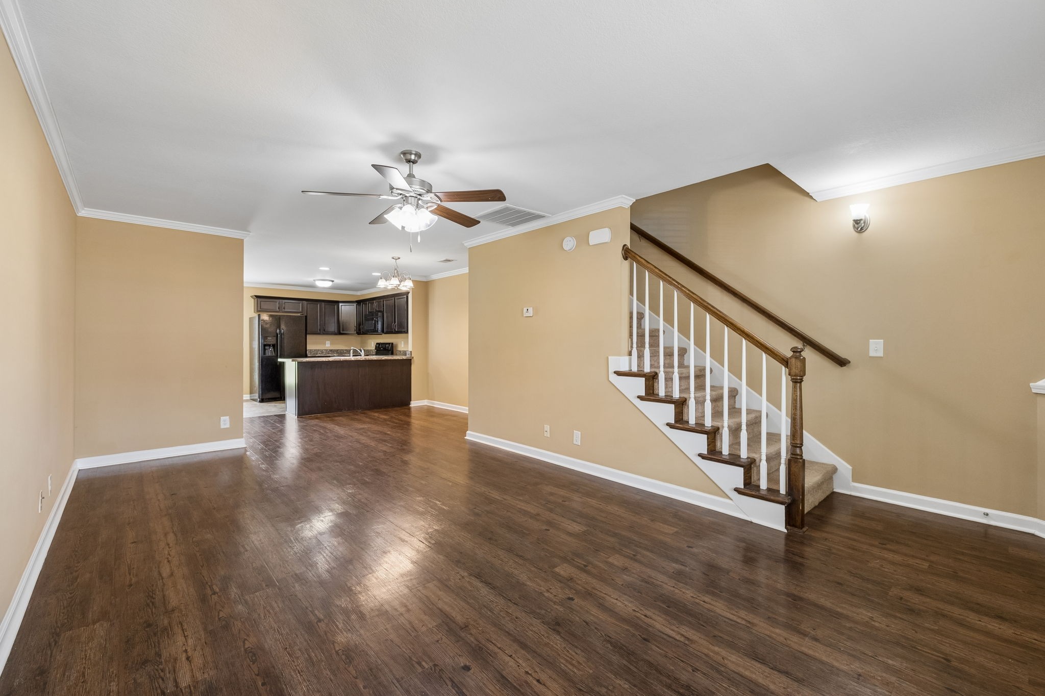 302 Sam Houston Cir