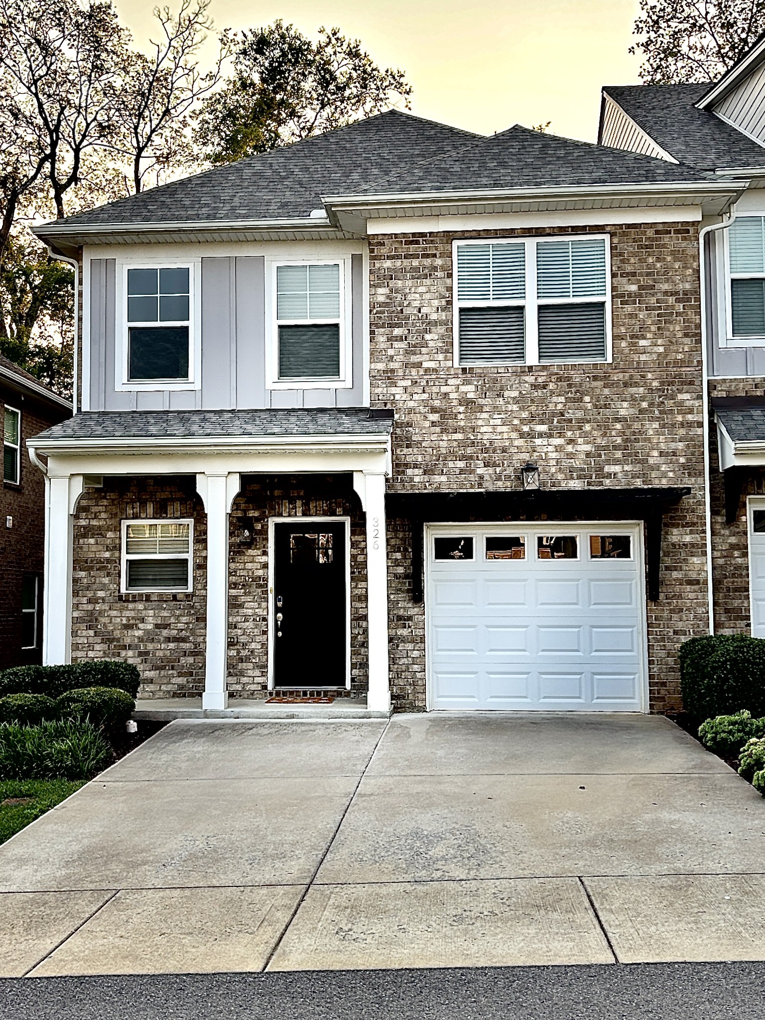 326 Banbury Dr