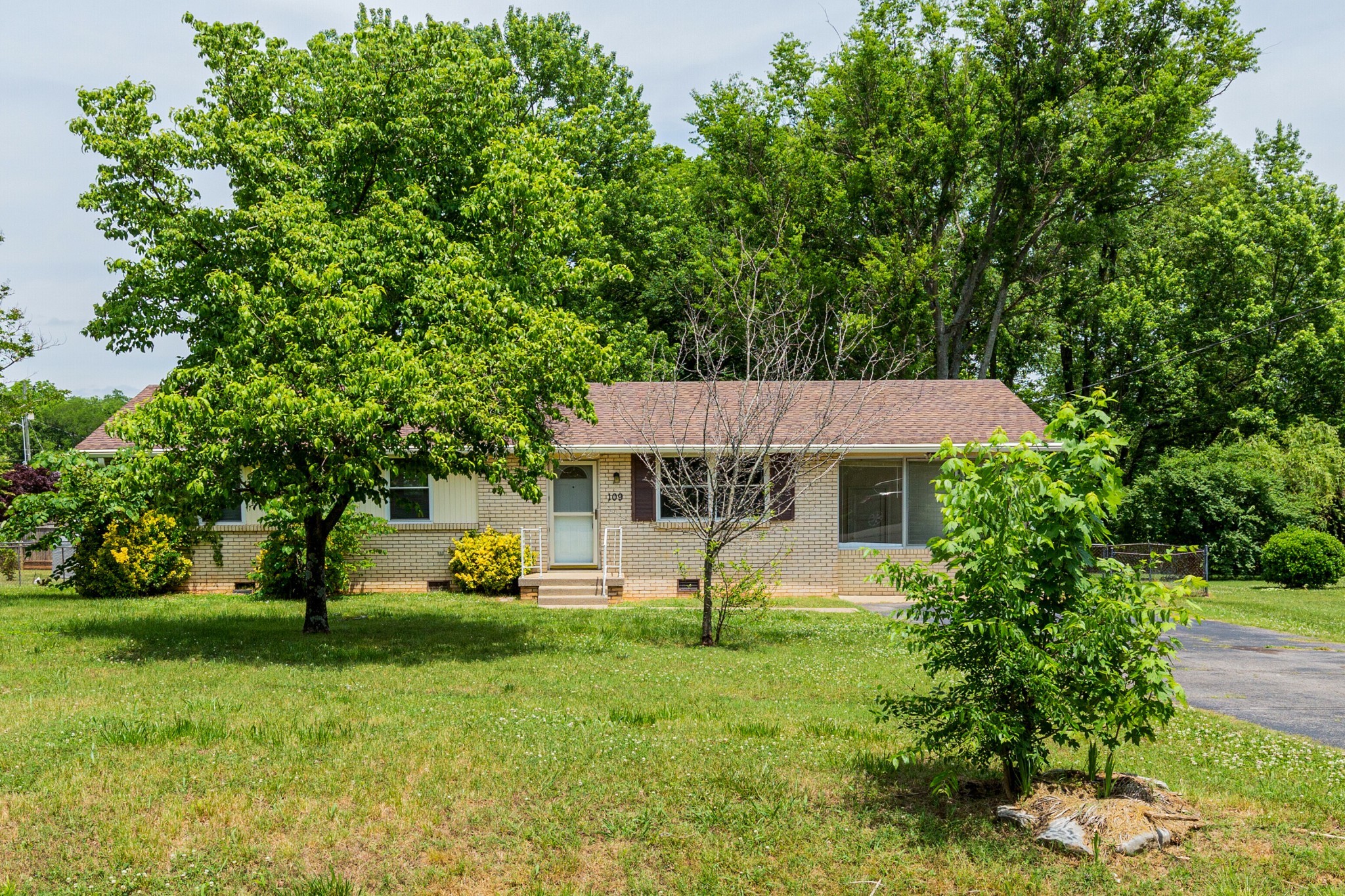 109 Joella Dr