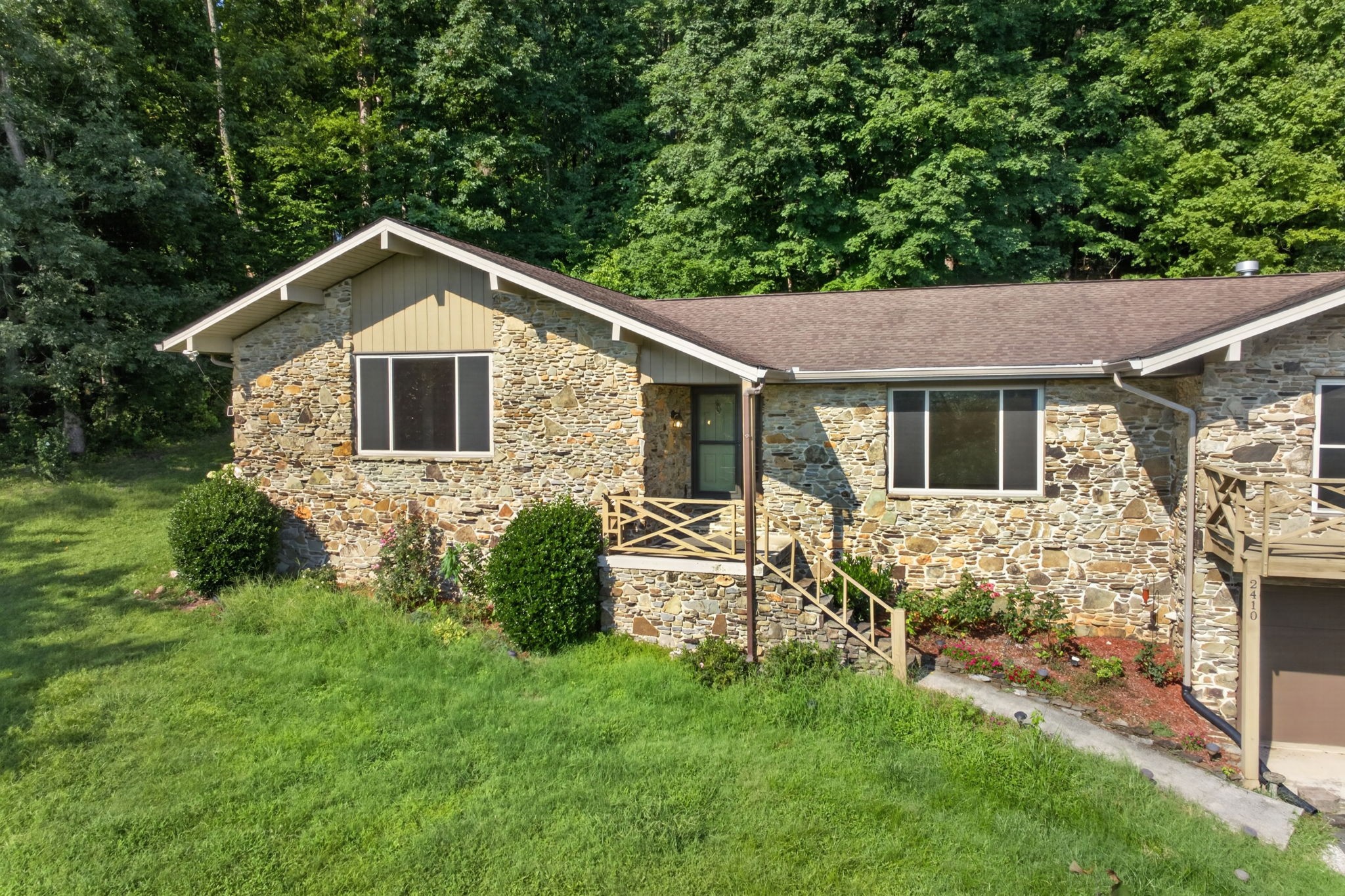 2410 Browns Mill Rd