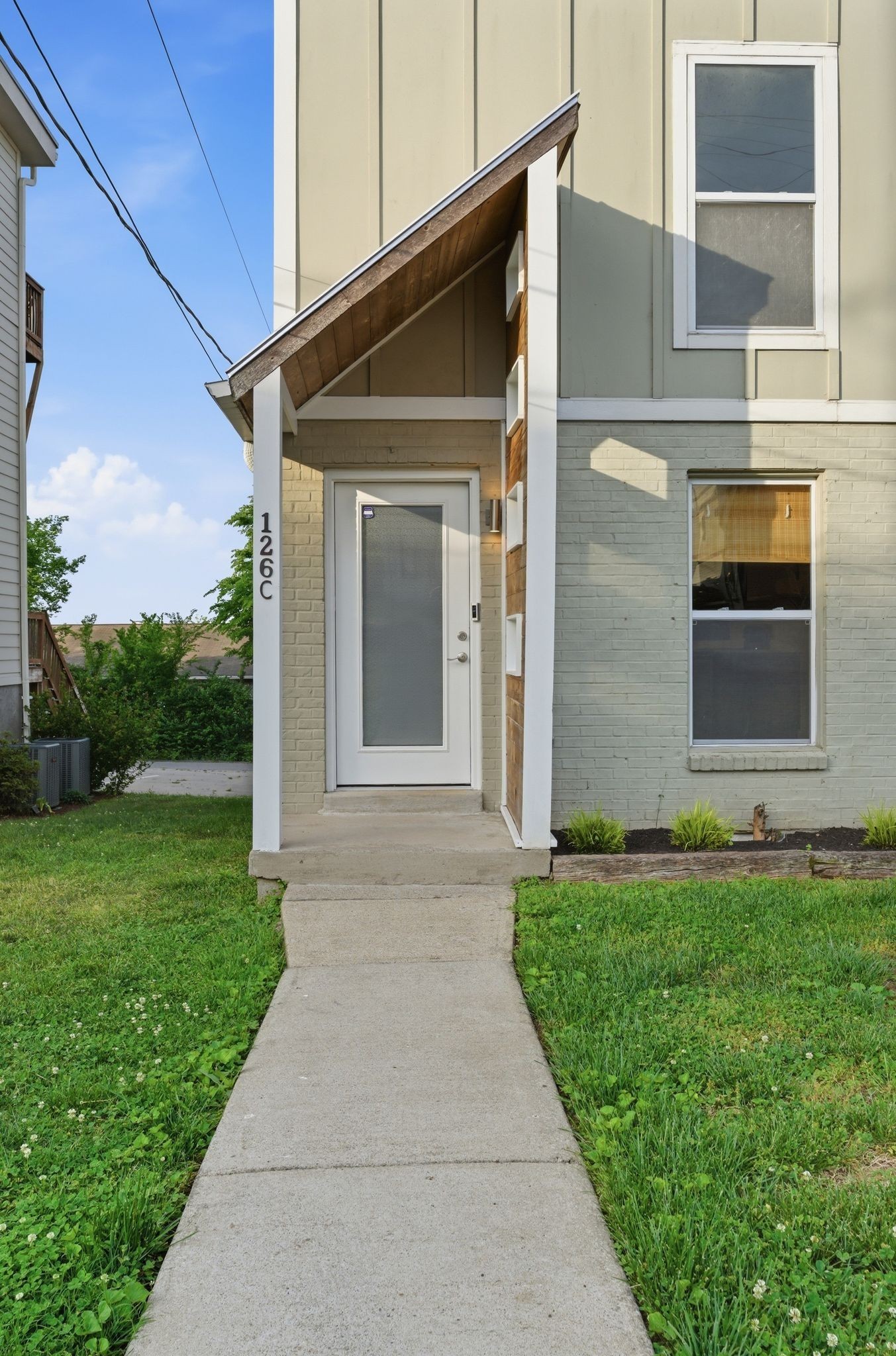 126C Fern Ave