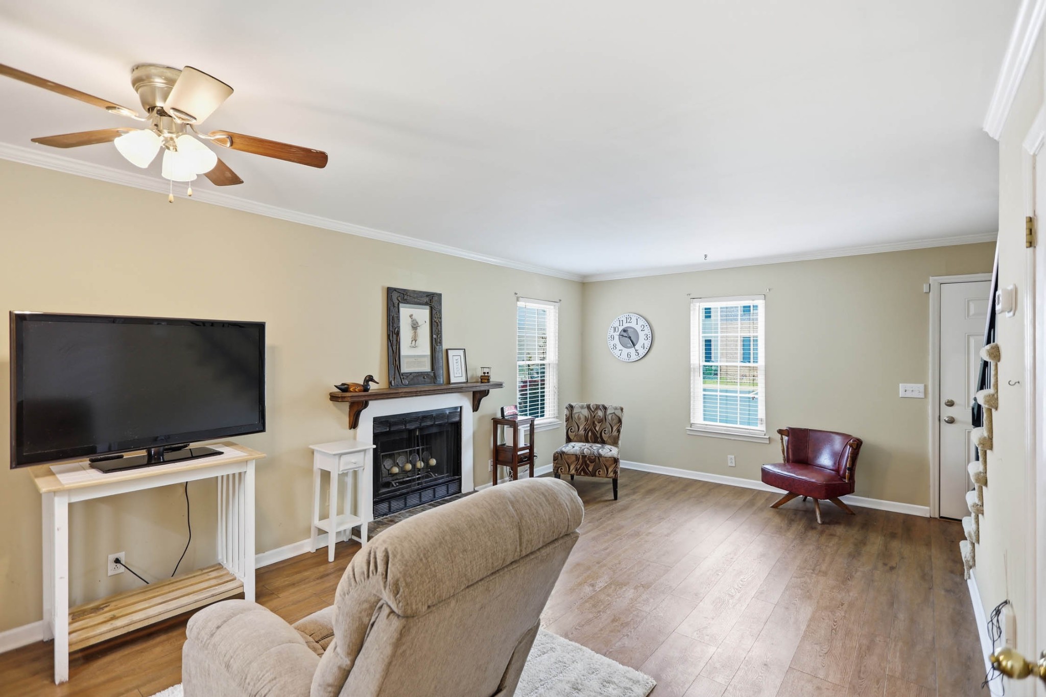 286 Donna Dr