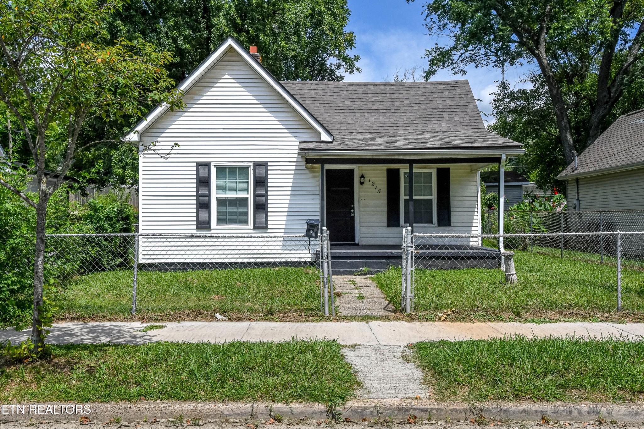 1215 Delaware Ave