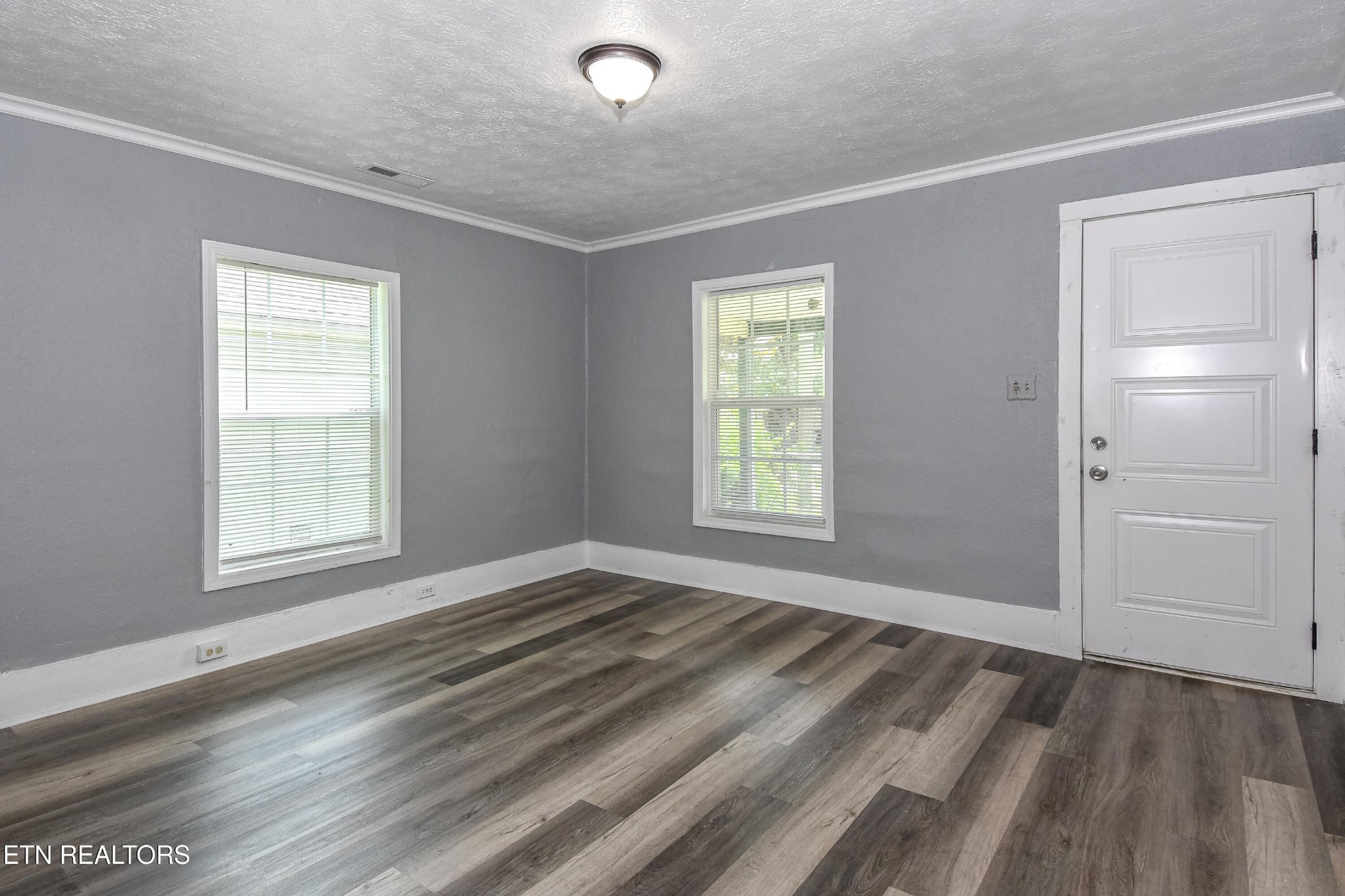 1215 Delaware Ave