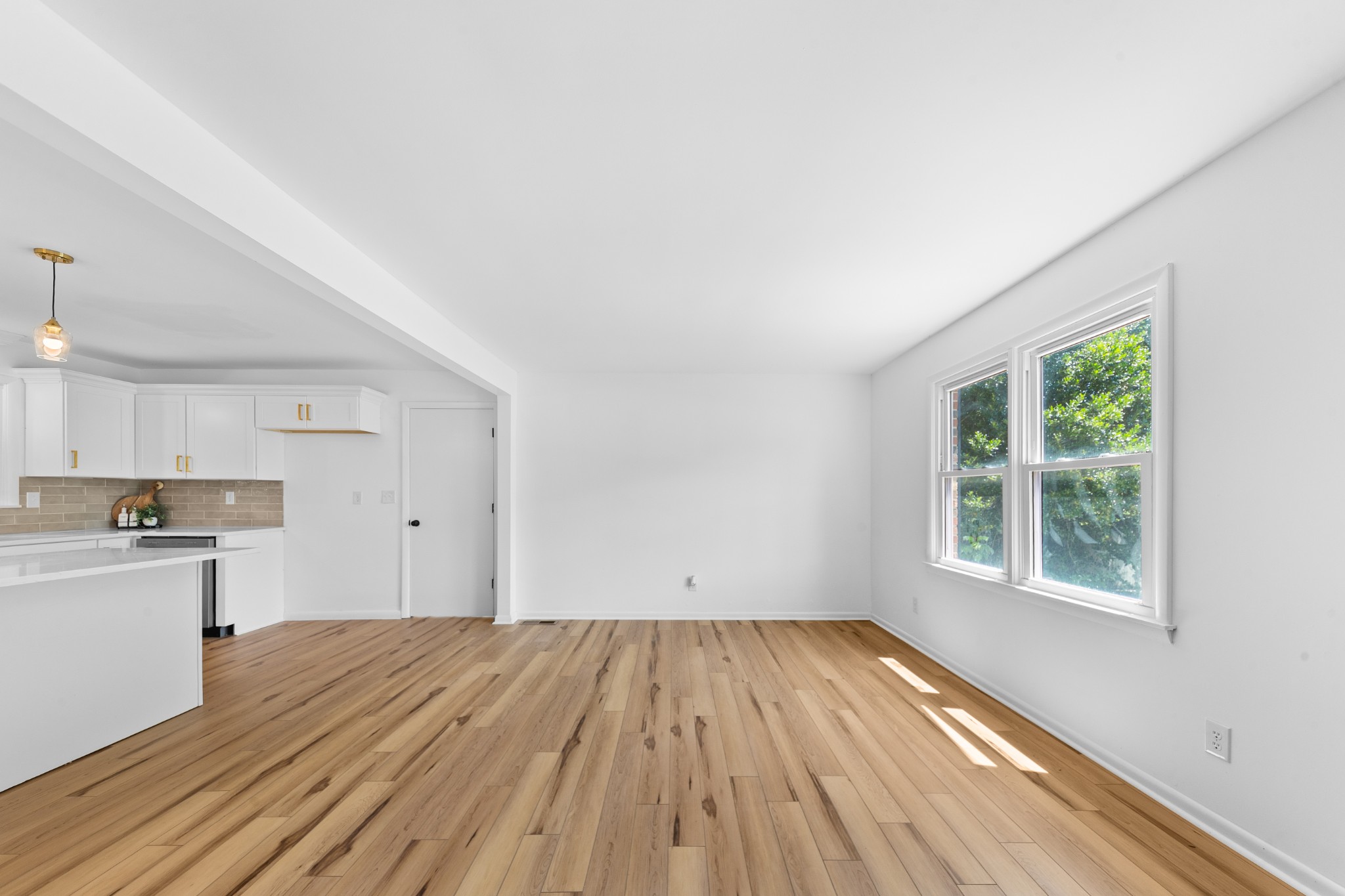 548 Spring St