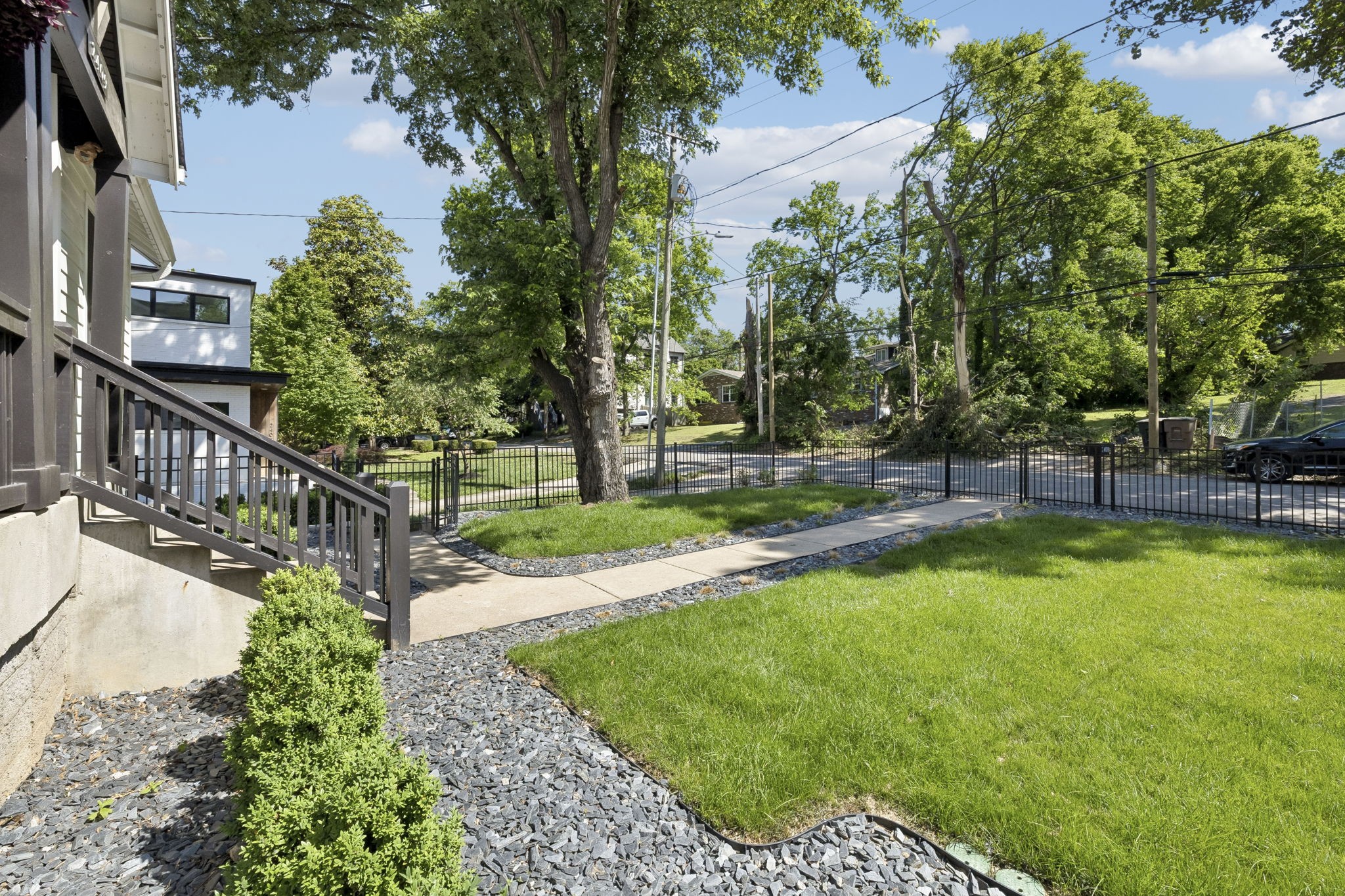 2409 Vaulx Ln