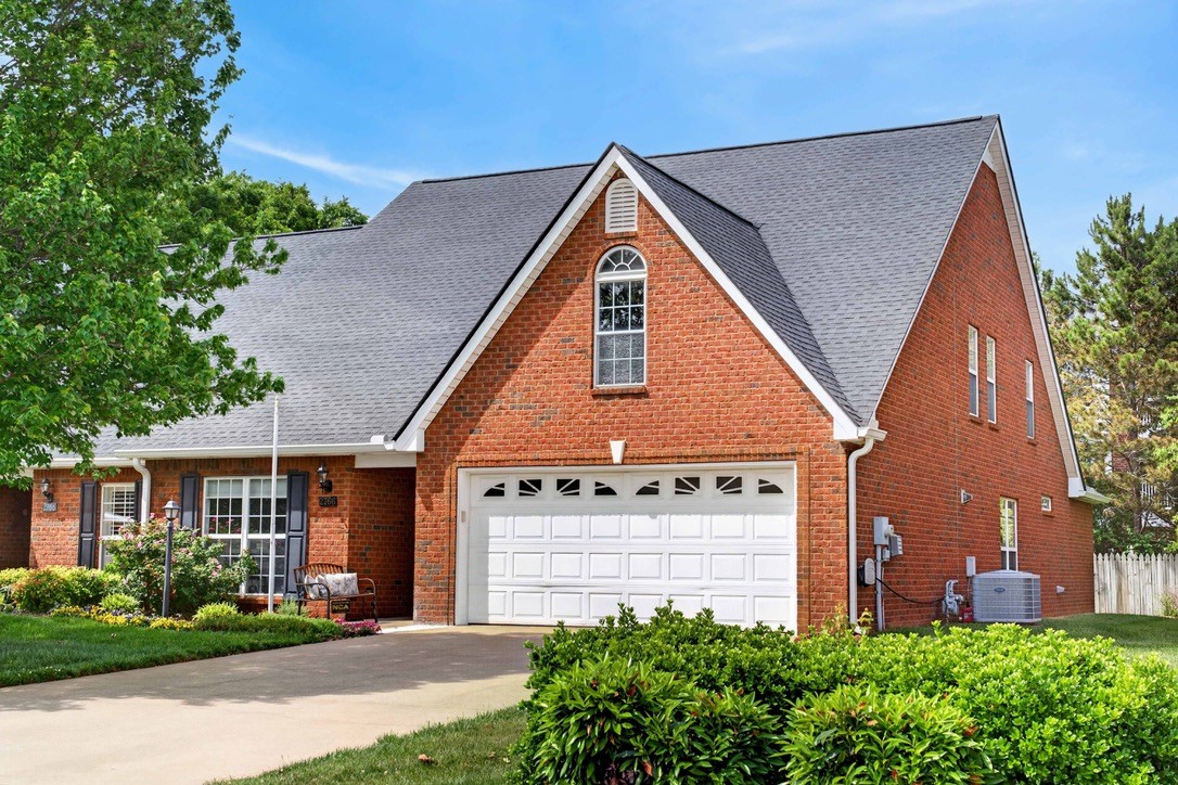 2766 Waywood Dr