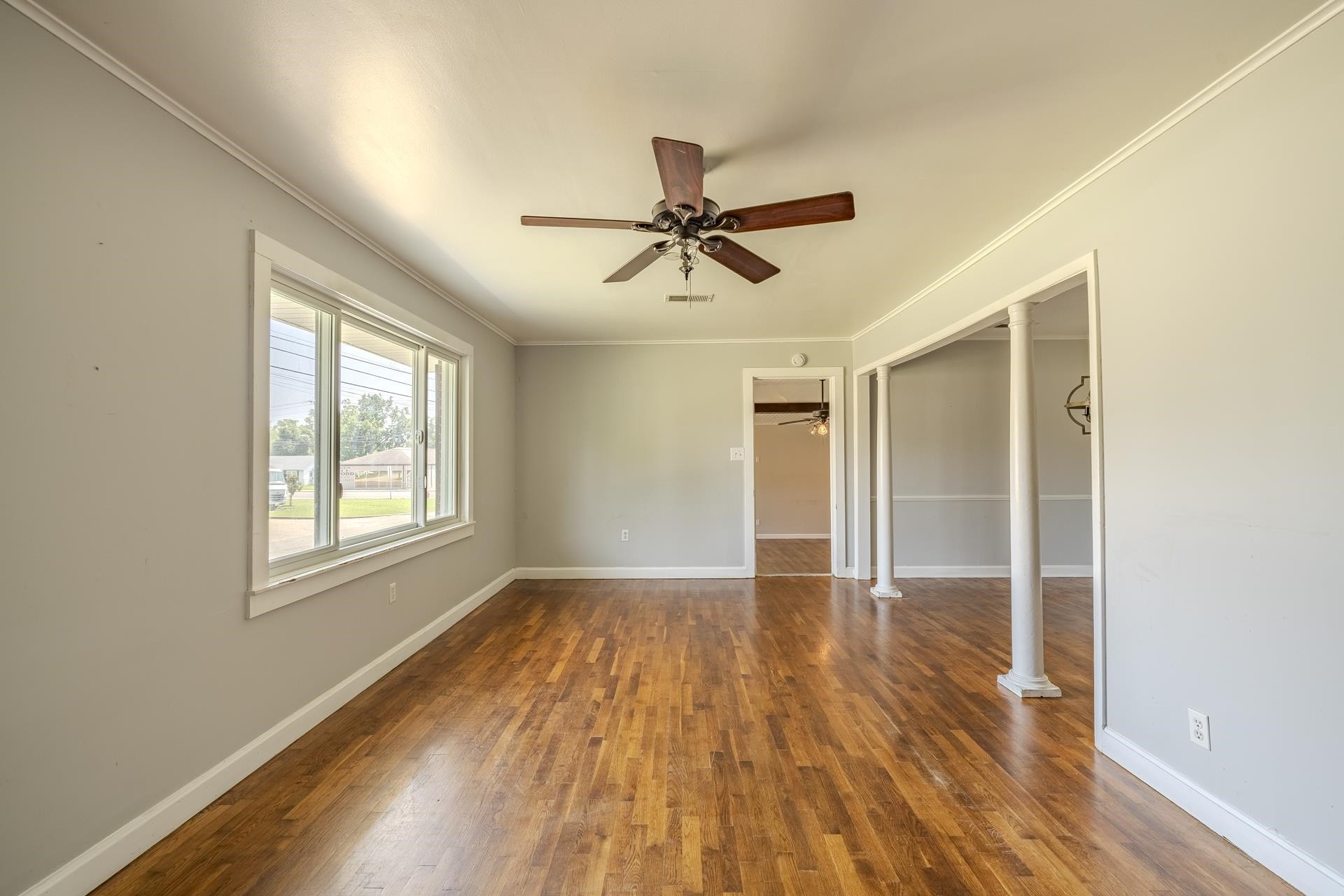 111 N ELM ST