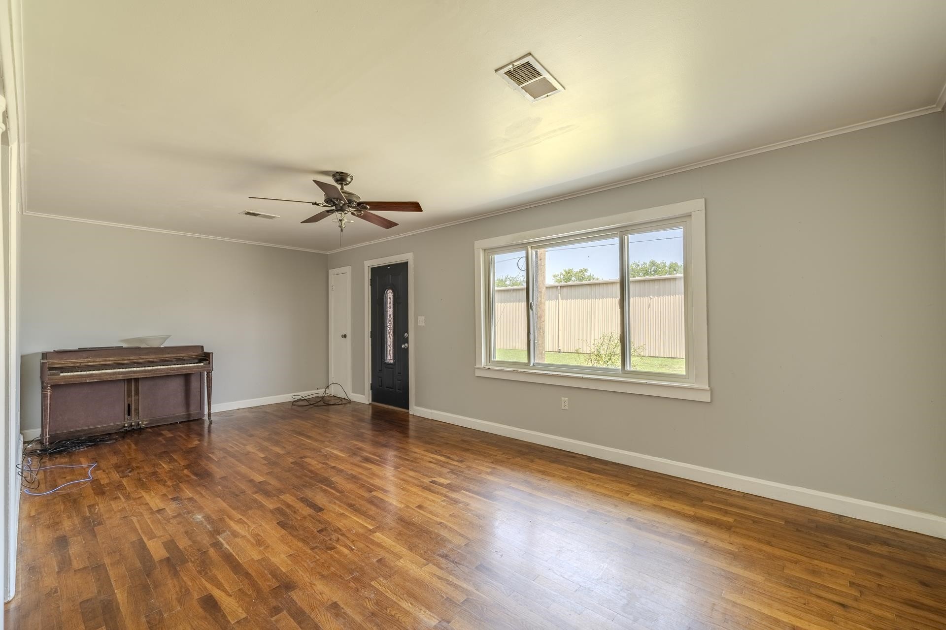 111 N ELM ST