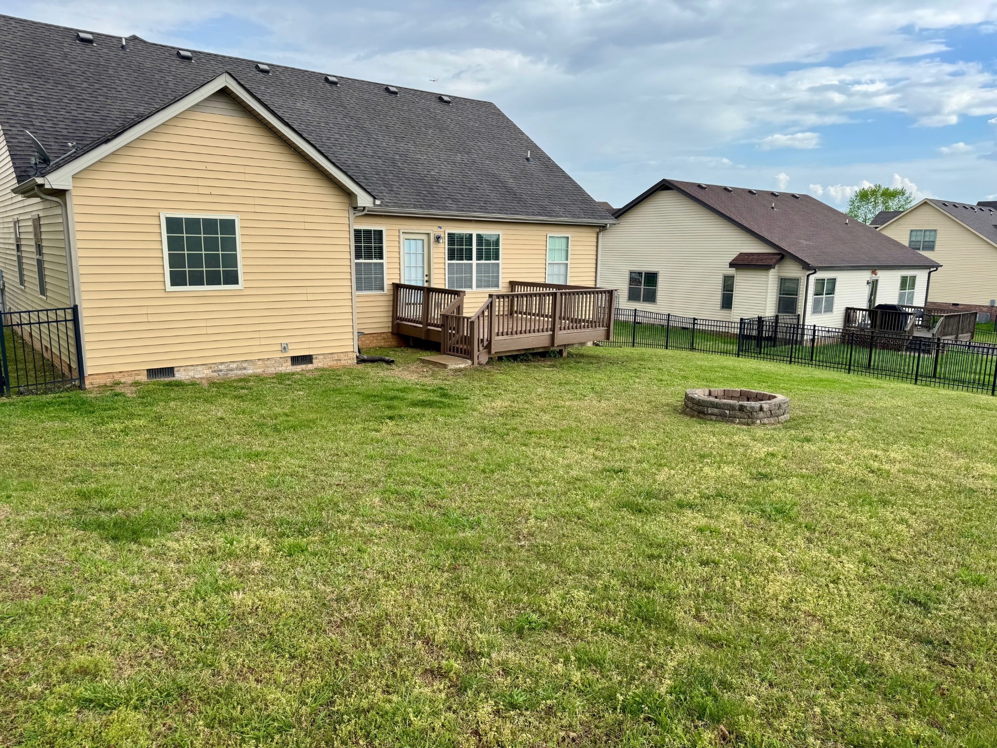 301 Ivy Bend Cir
