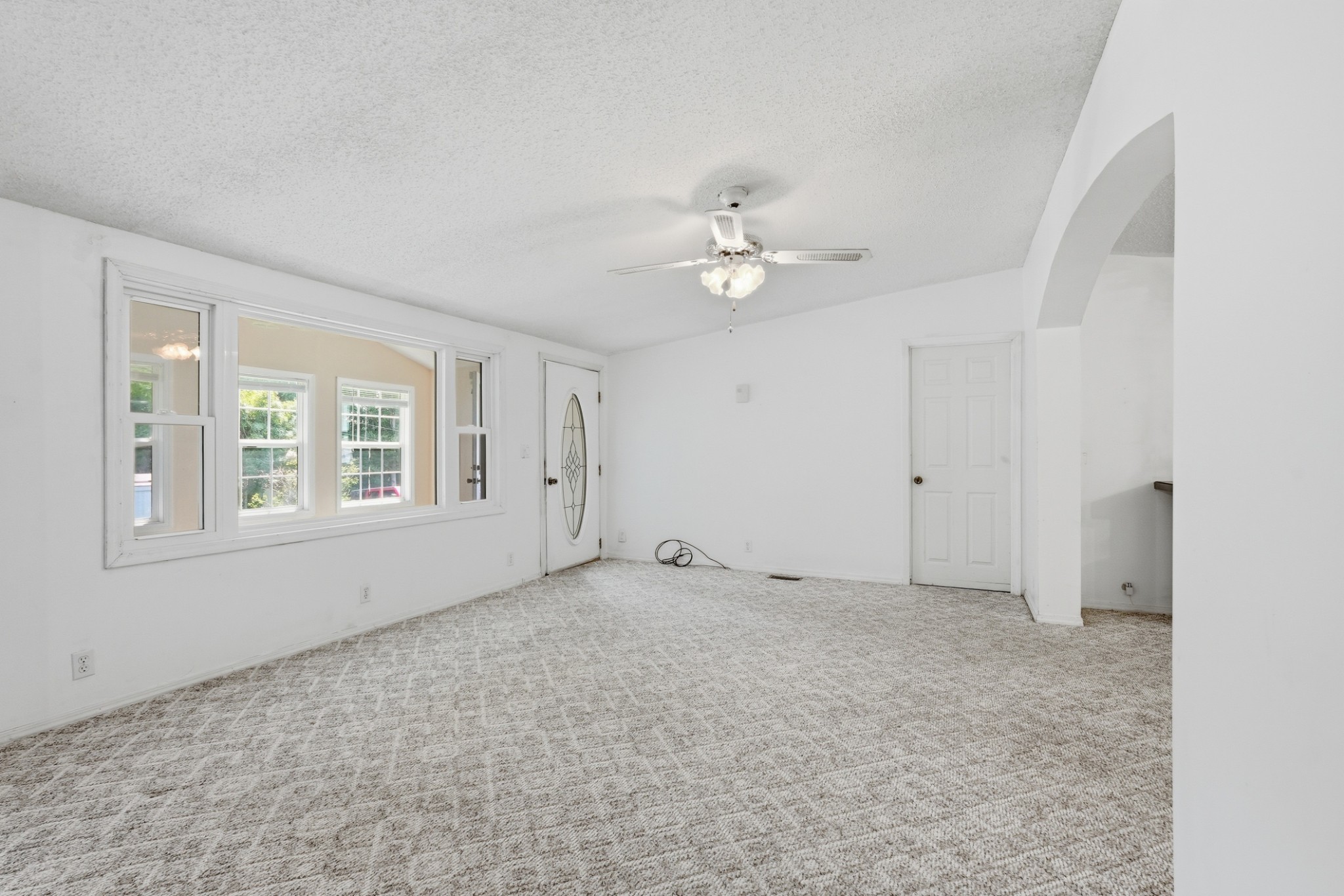 1031 Laurelwood Dr