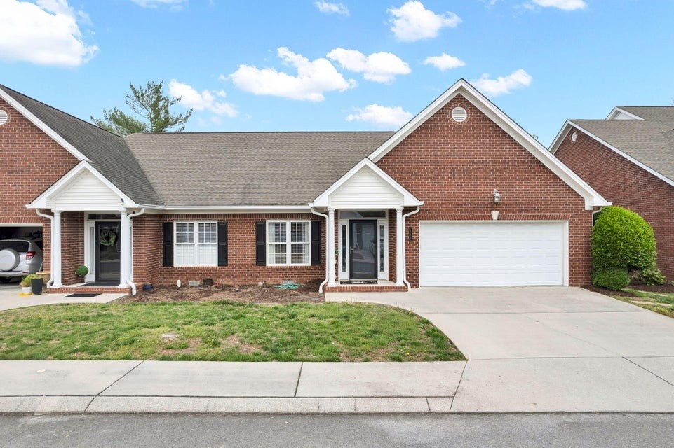 115 Overbriar Dr, NE
