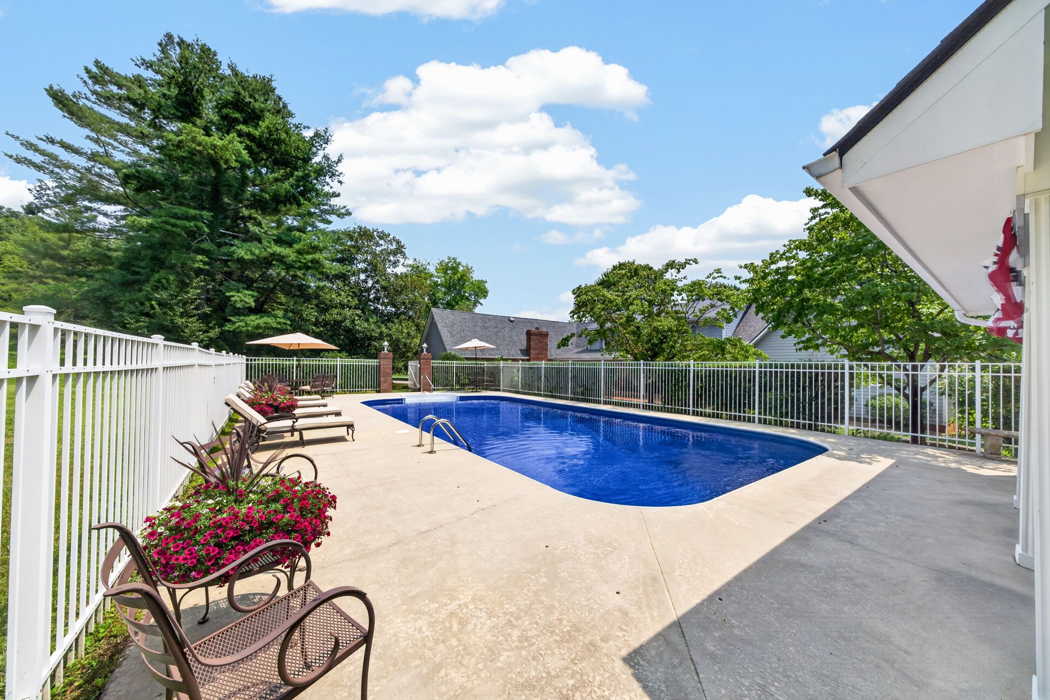 1401 Denny Rd