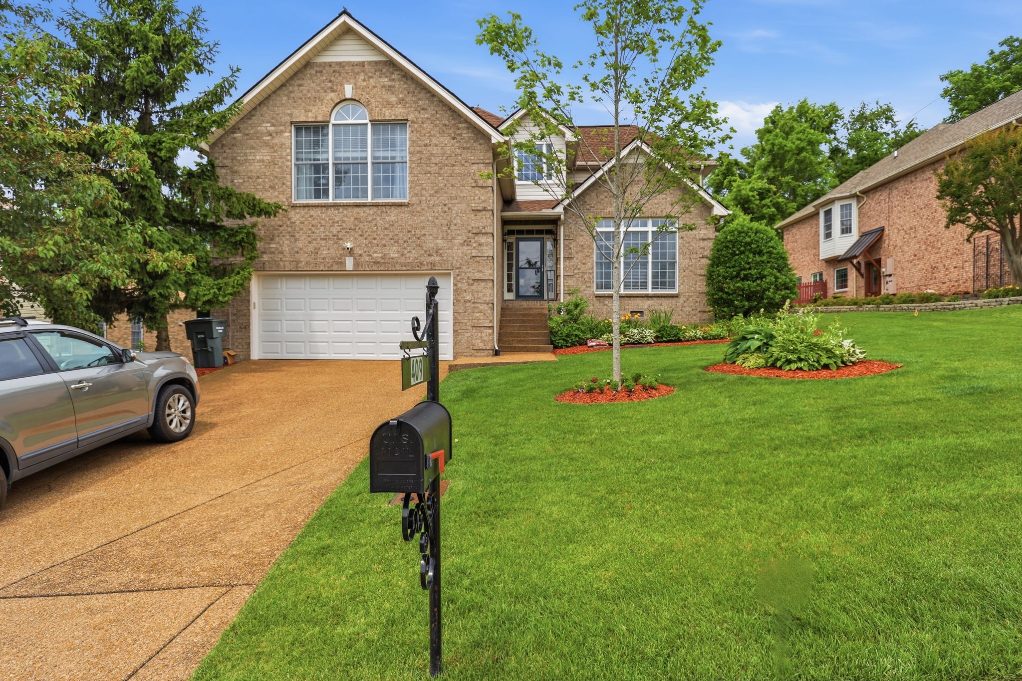409 Roma Ct