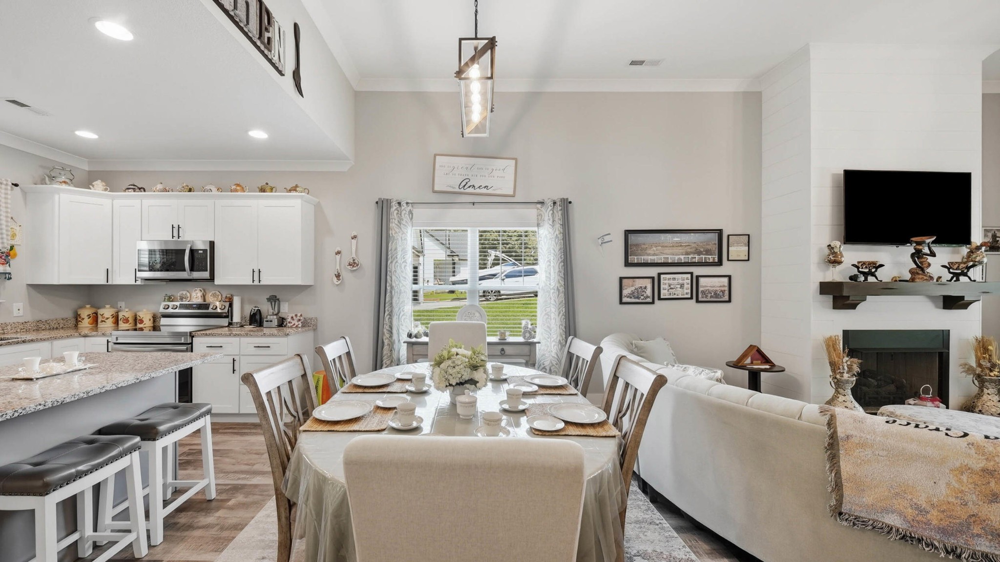 233 Eastview Cove Drive, SE