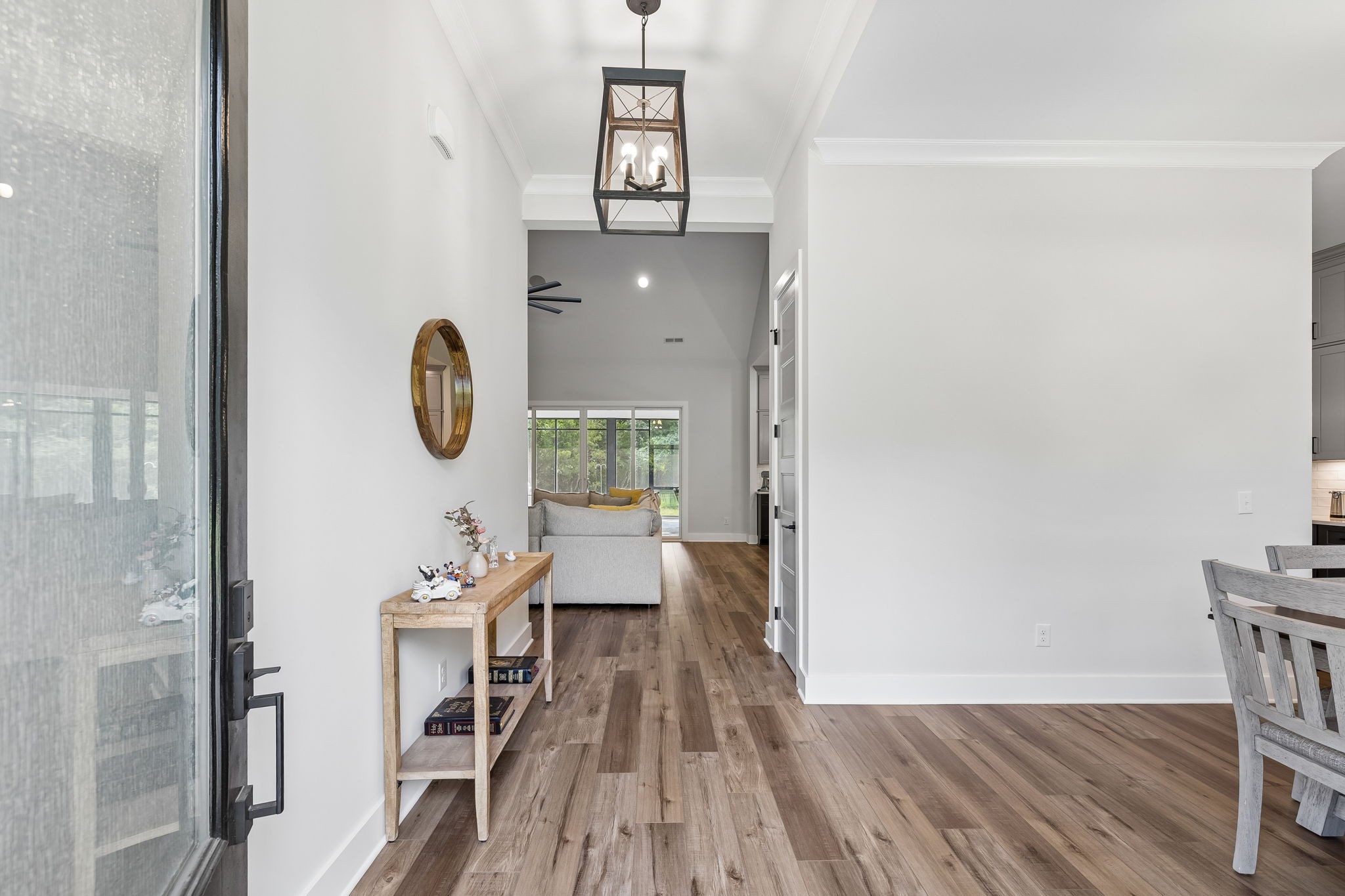 102 Silver Dollar St