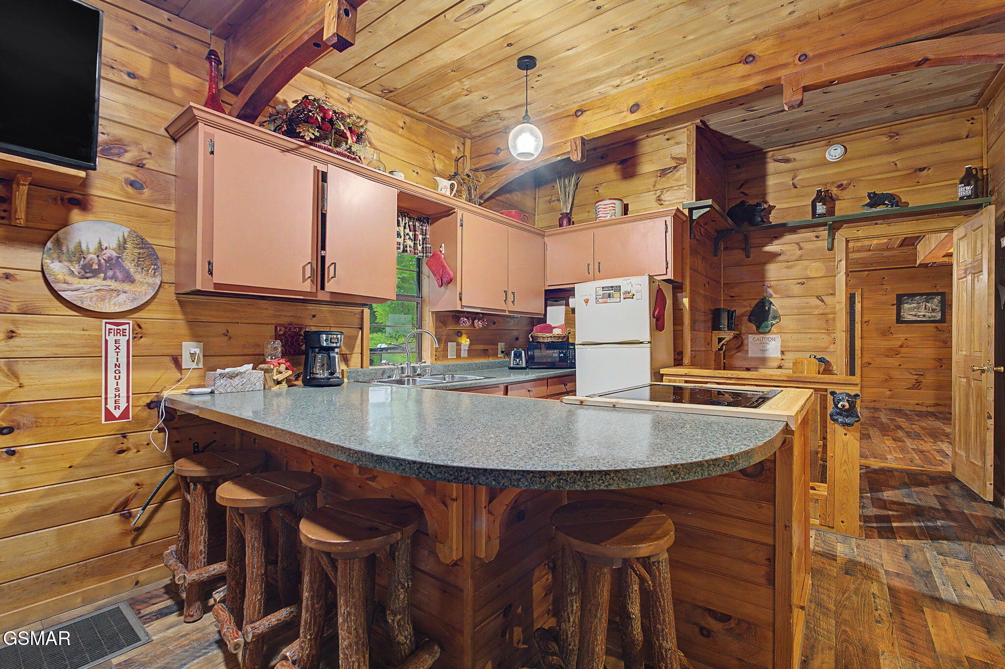 1128 Ridgefield Drive