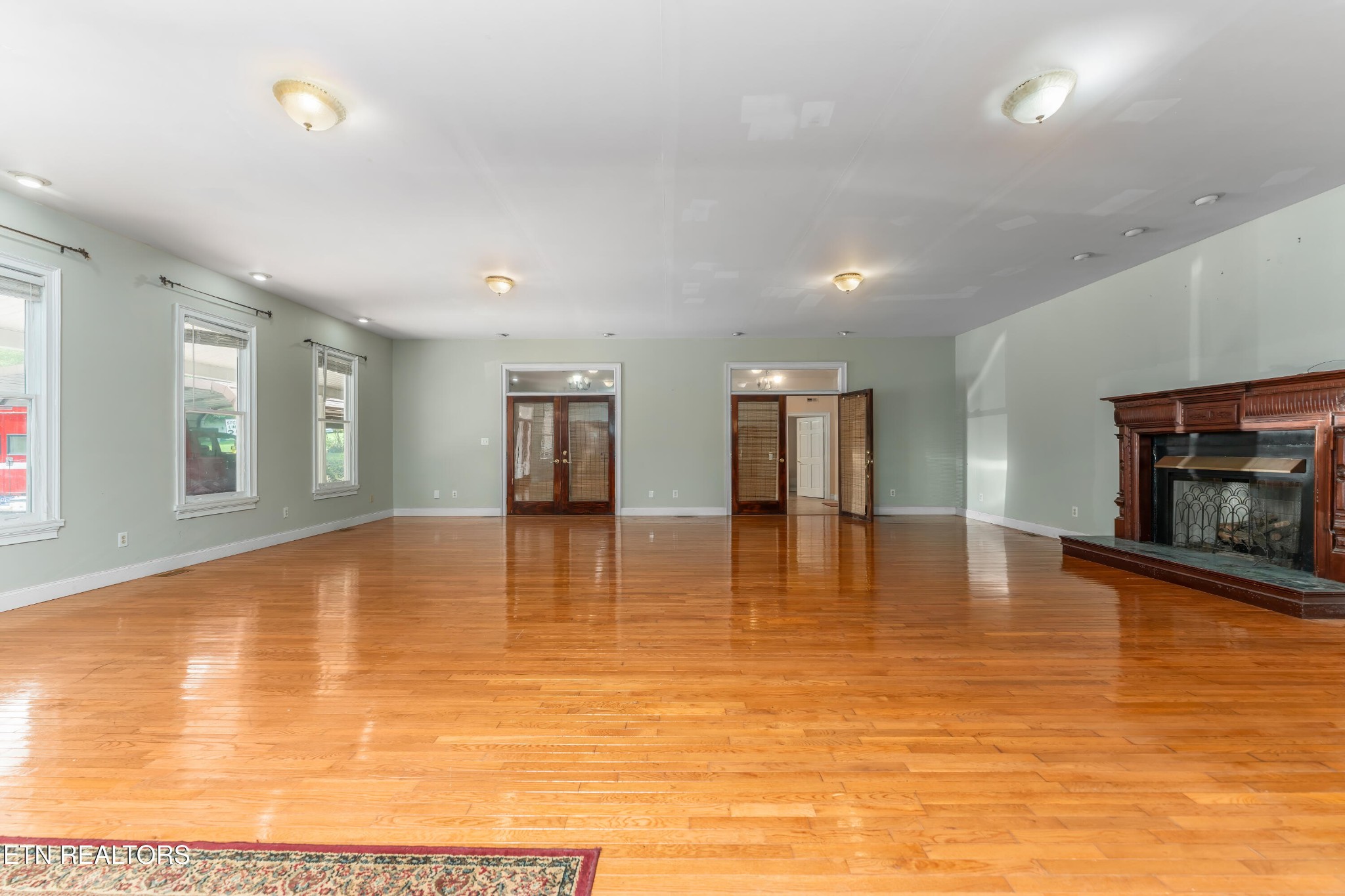 702 Meadowview Drive