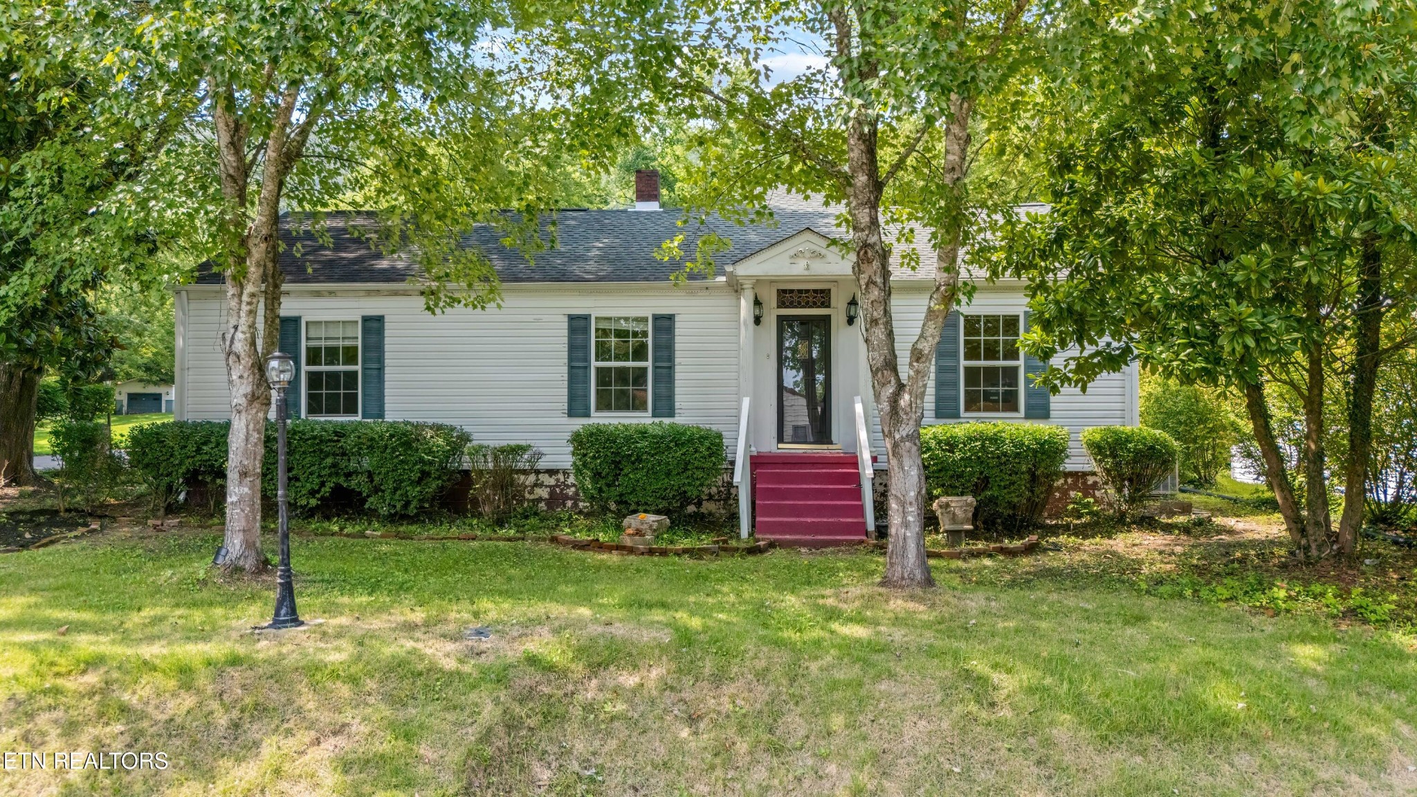 702 Meadowview Drive