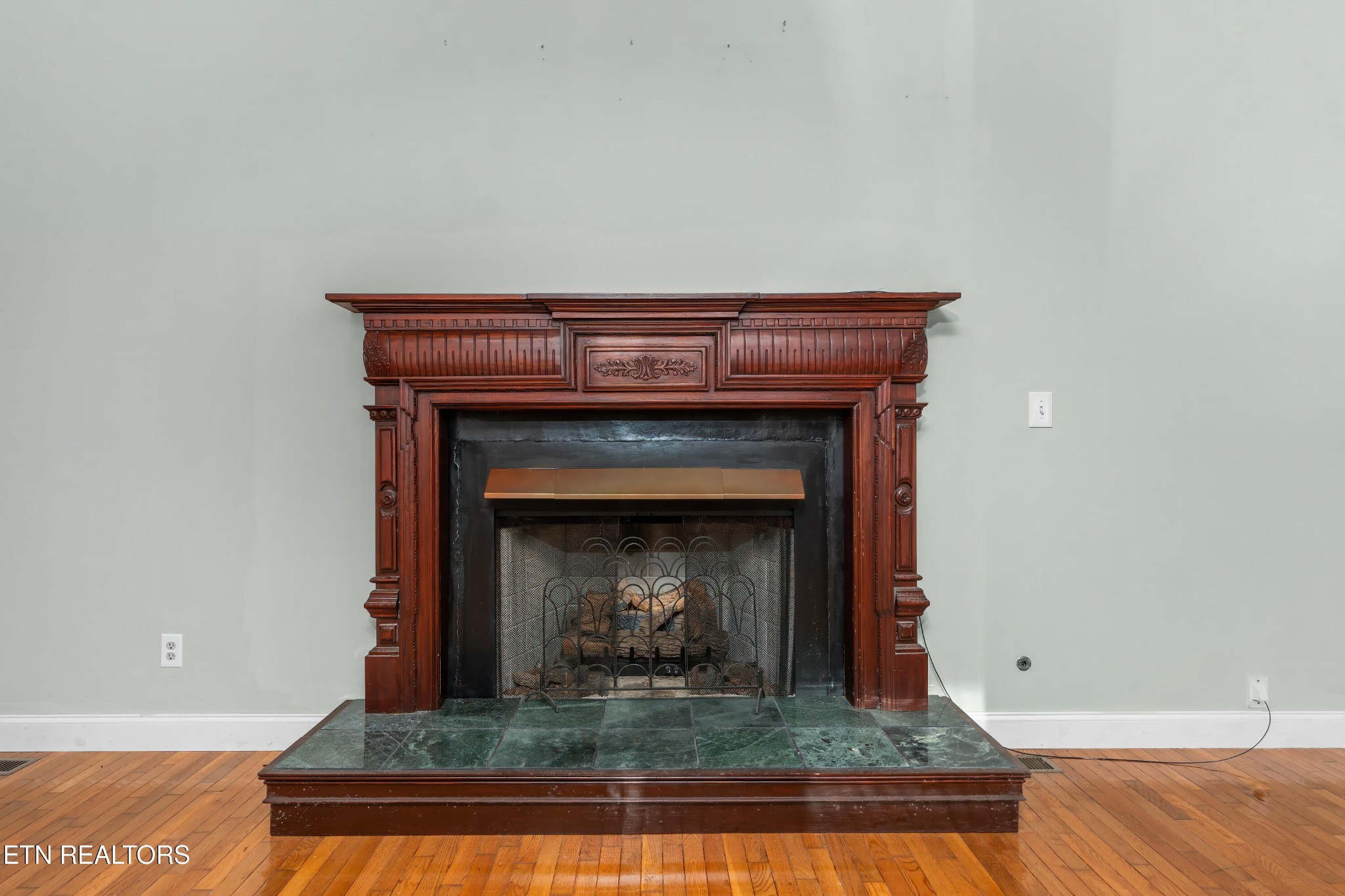 702 Meadowview Drive