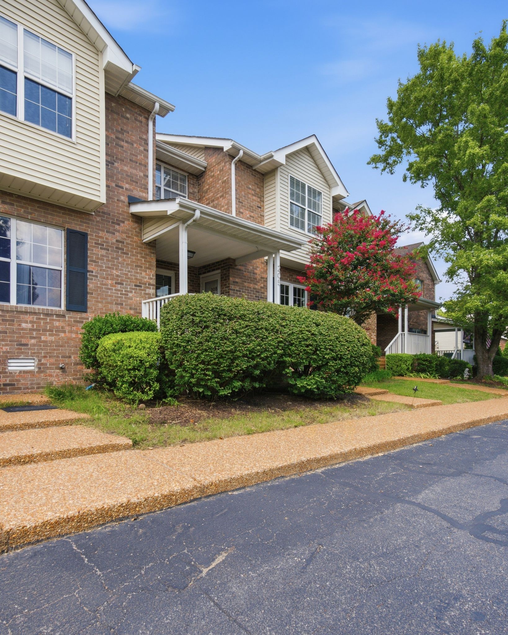 205 Pepper Ridge Cir