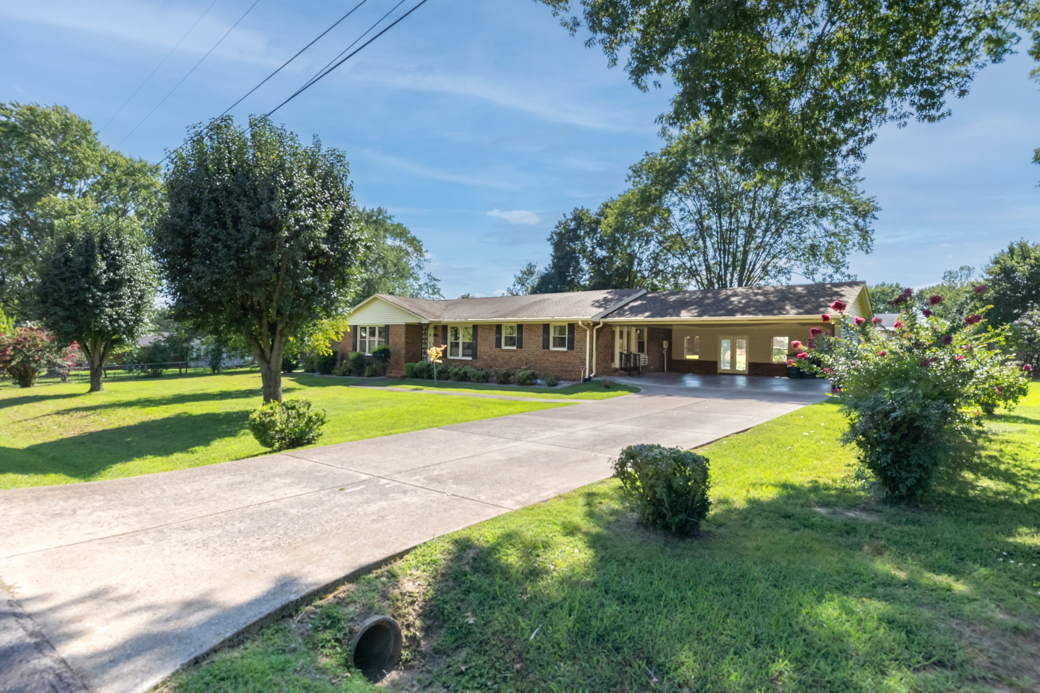 618 Fairlane Dr