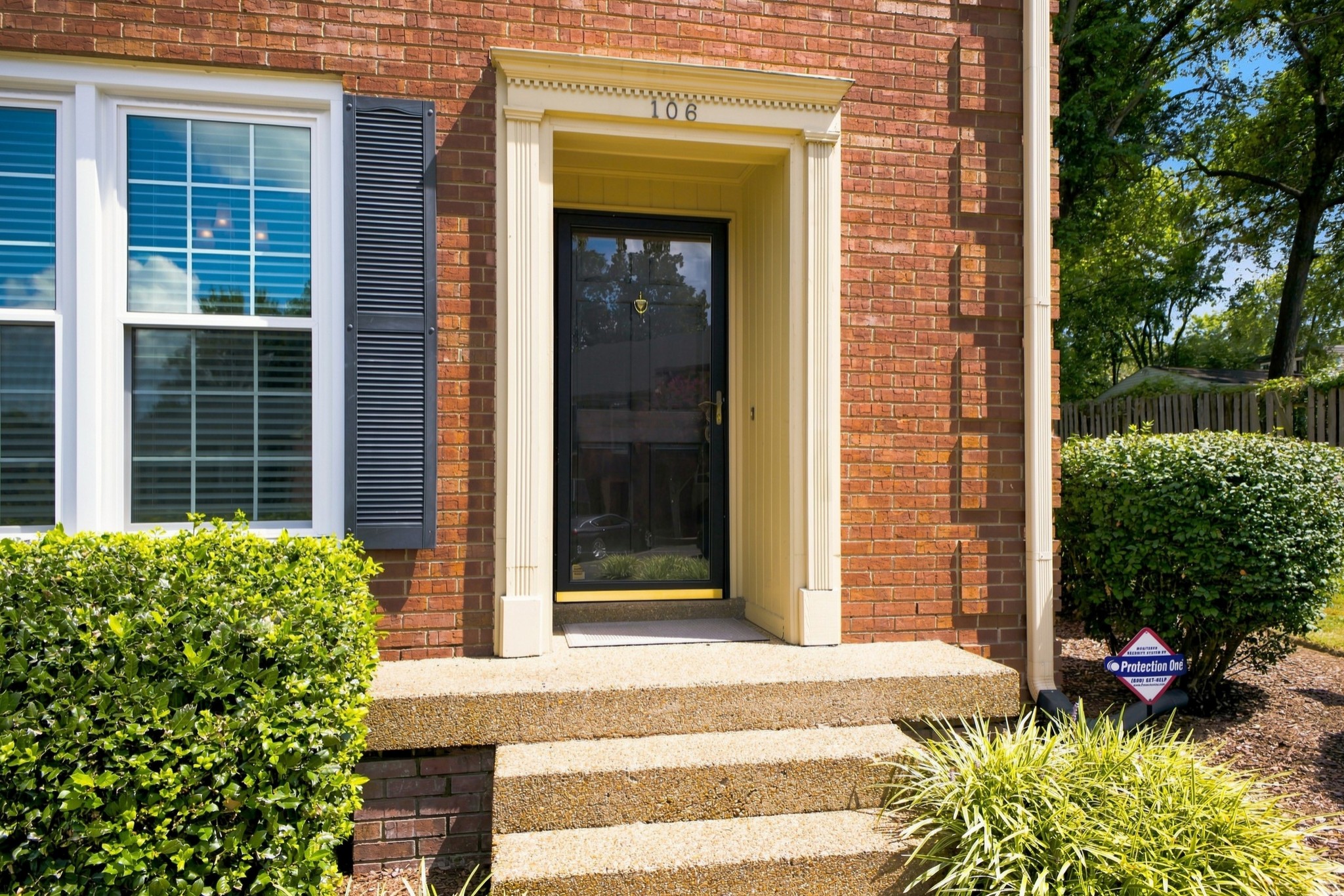 106 Westwood Trce