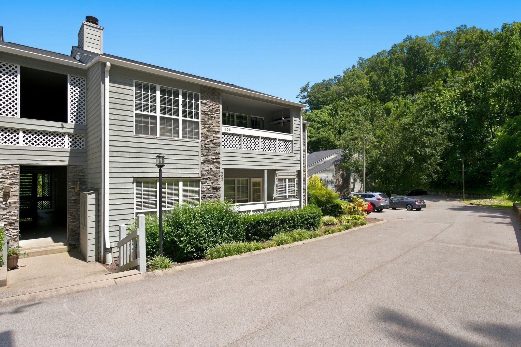 302 Post Creek Rd