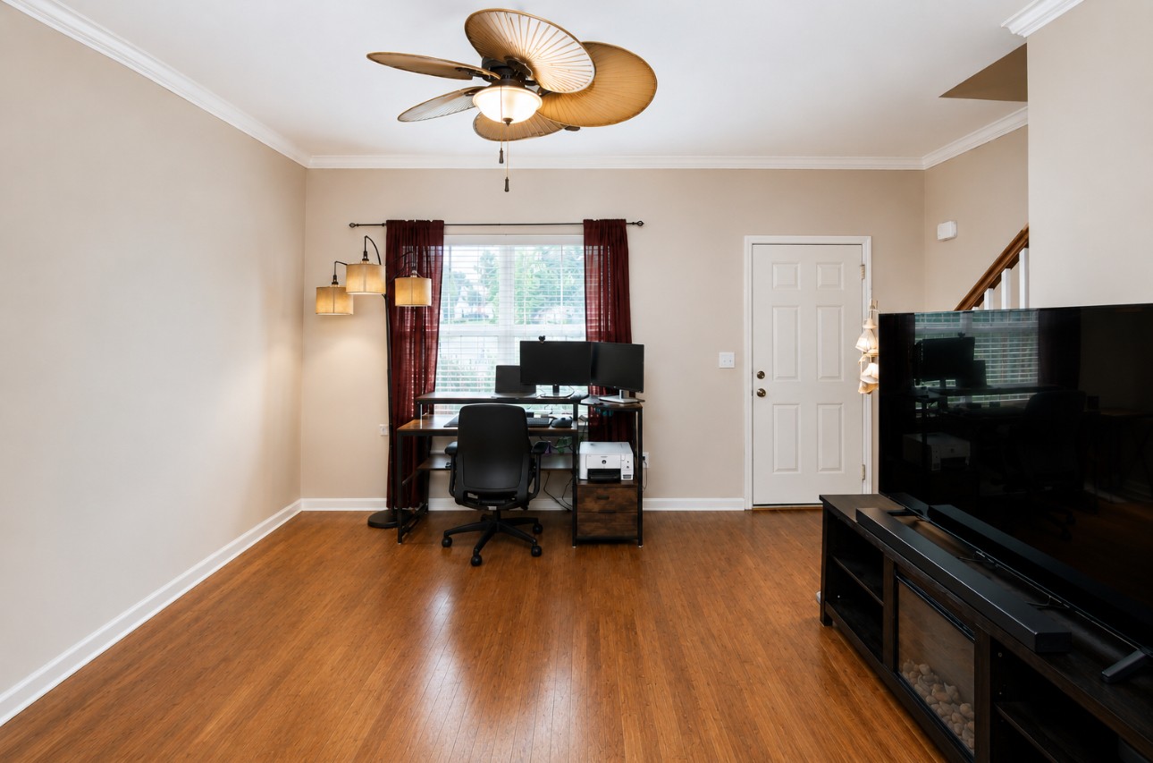 820 Staten Dr