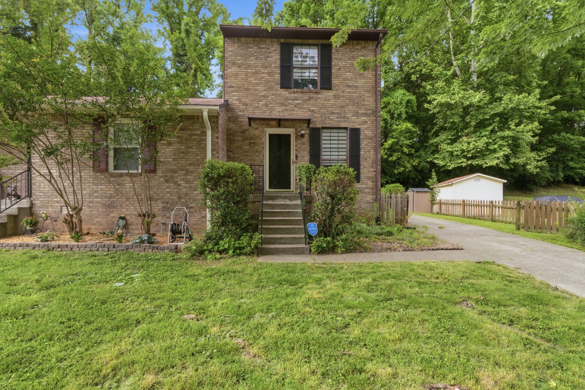 3332 Lakeside Pl