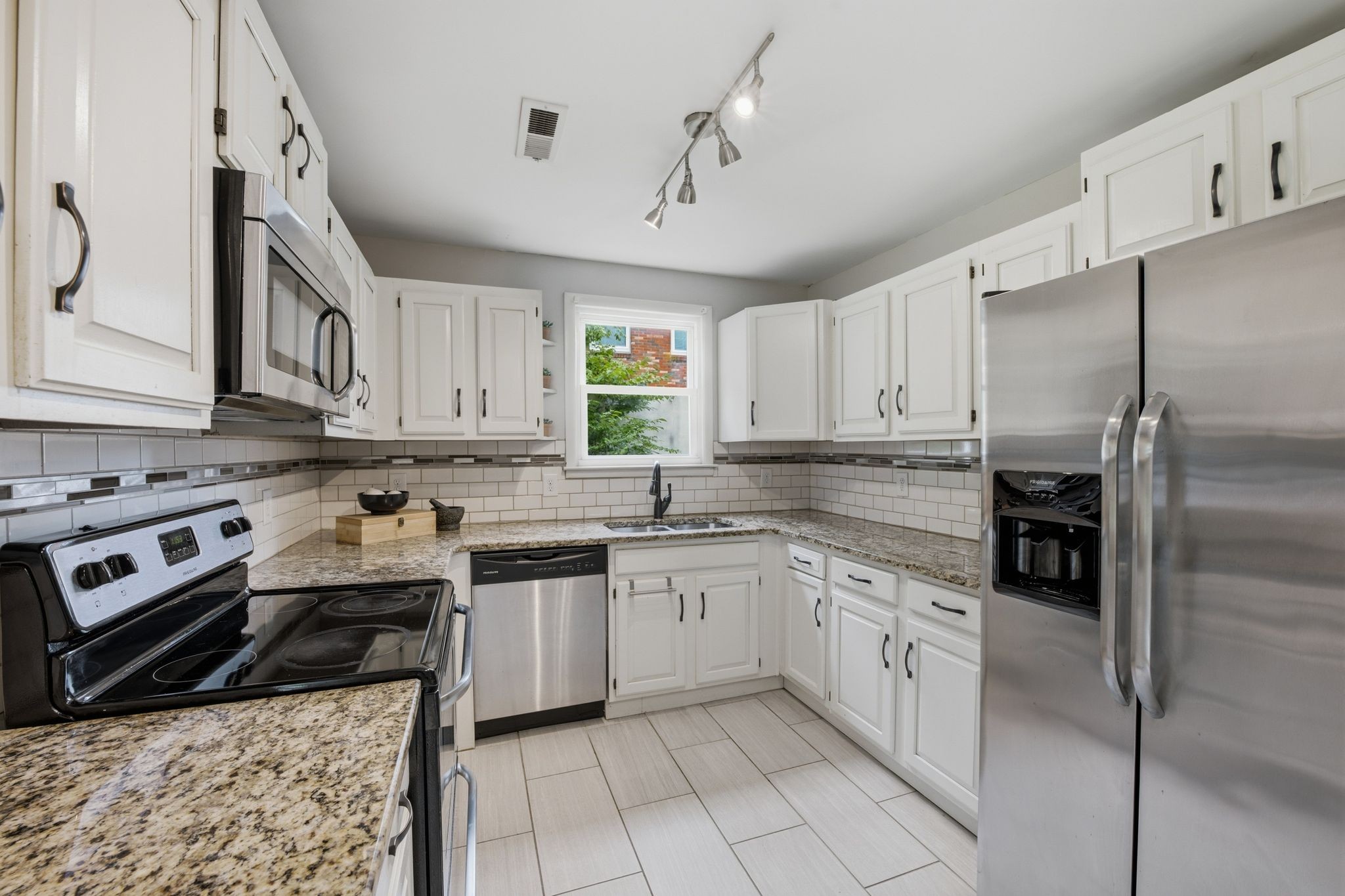 221 Wallace Rd