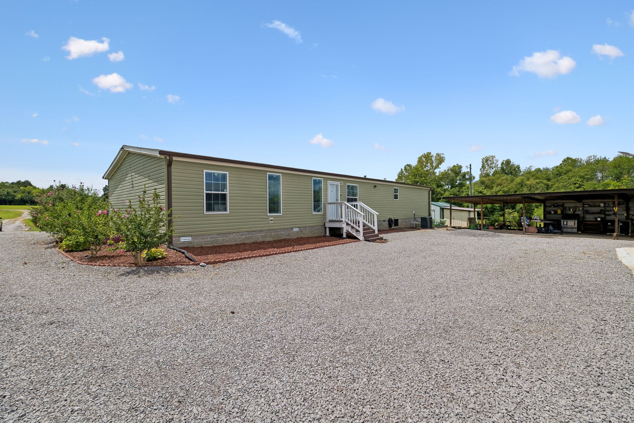475 Edwards Rd