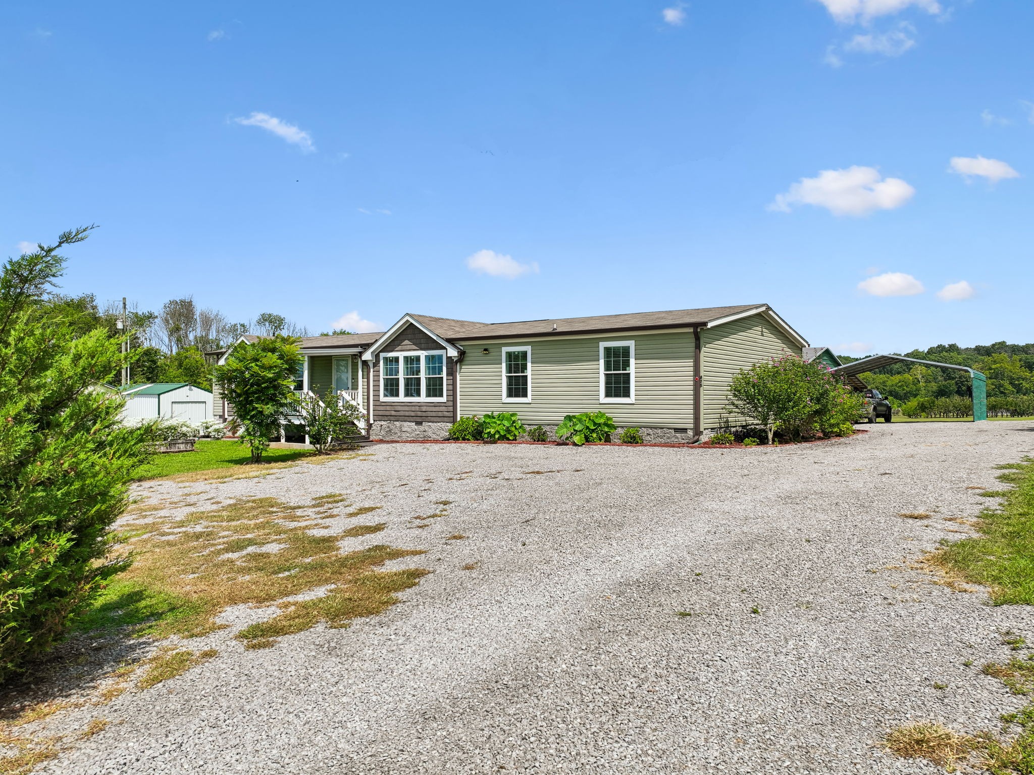 475 Edwards Rd