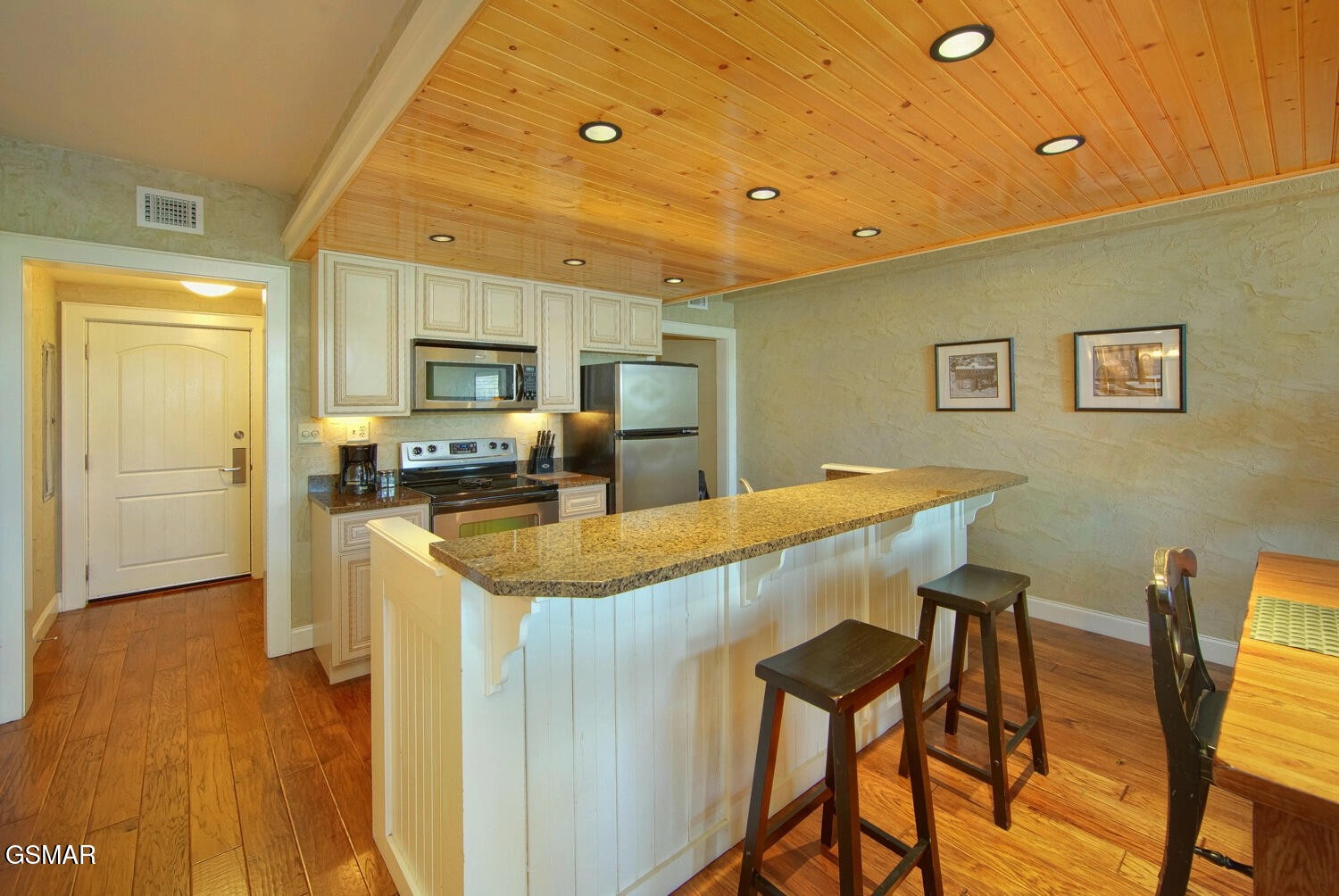 3415 Teaster Lane