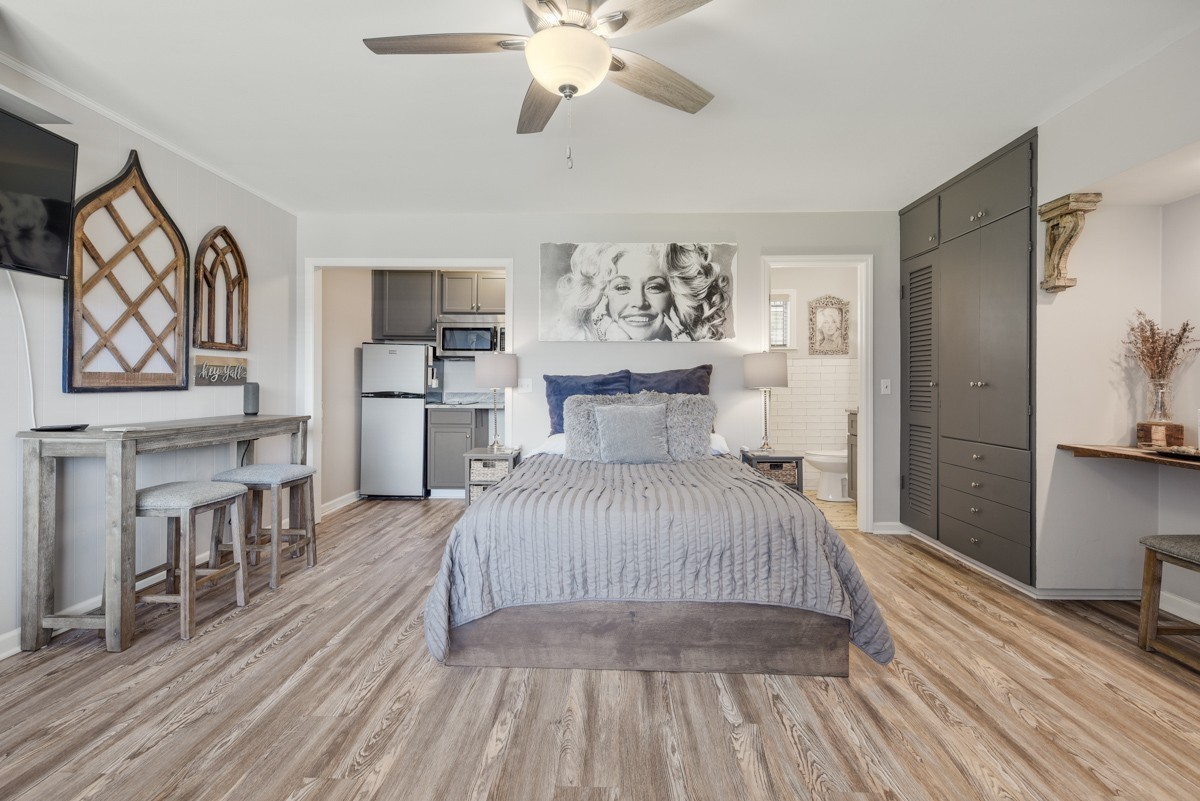 803 Hillview Hts