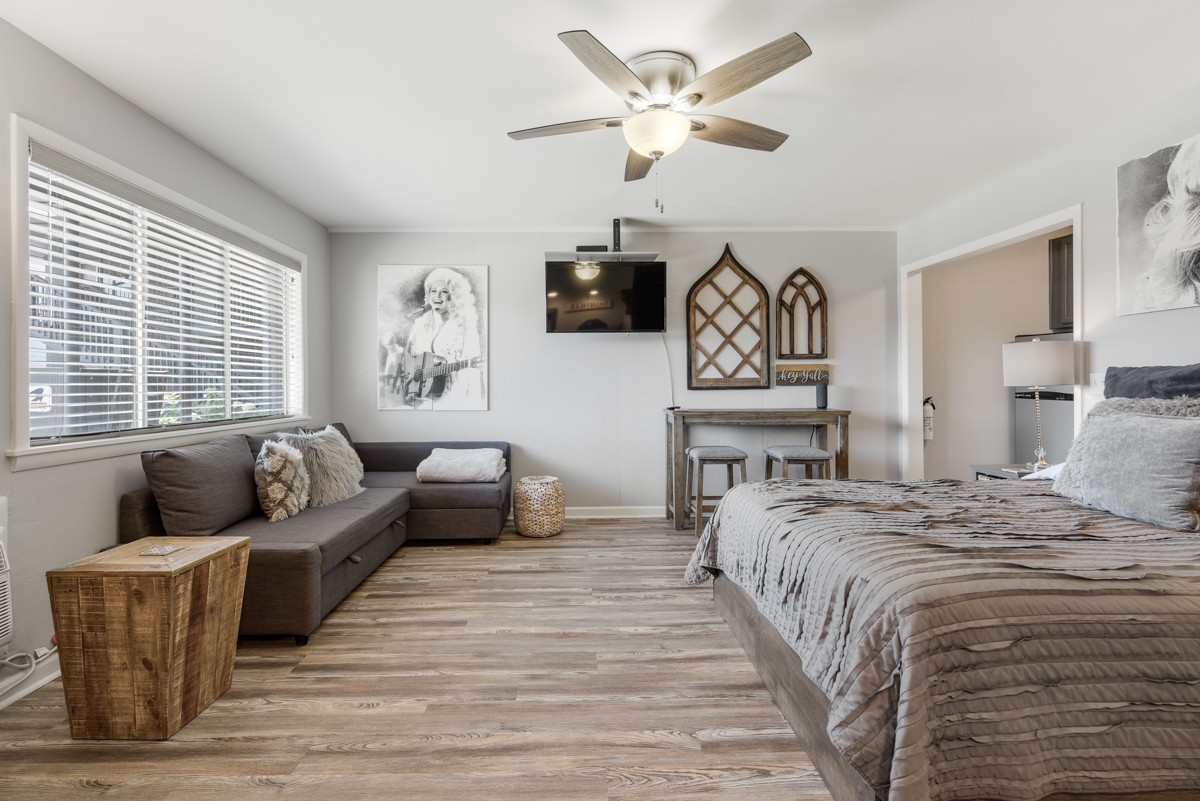 803 Hillview Hts