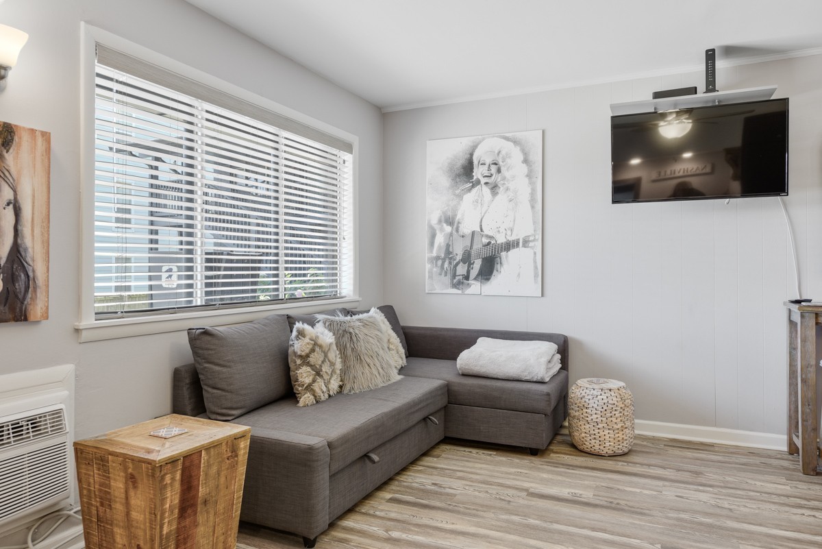 803 Hillview Hts
