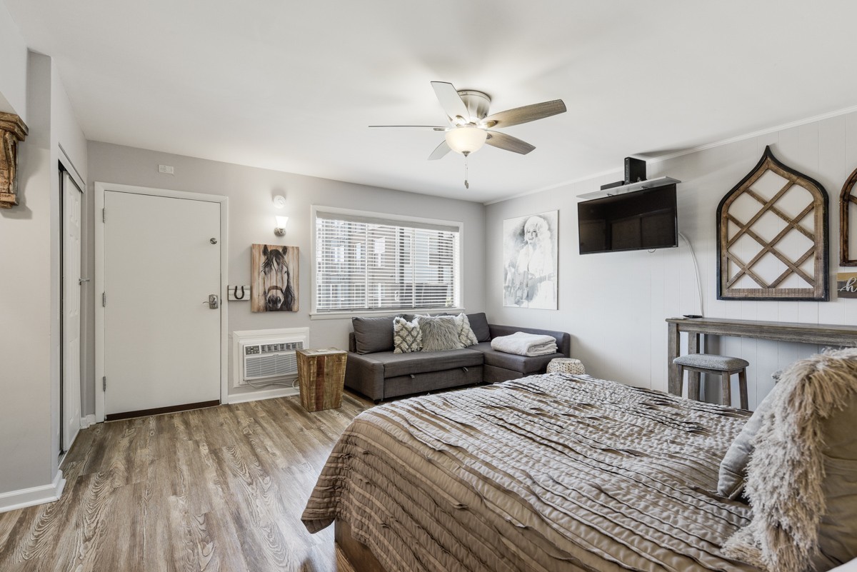 803 Hillview Hts