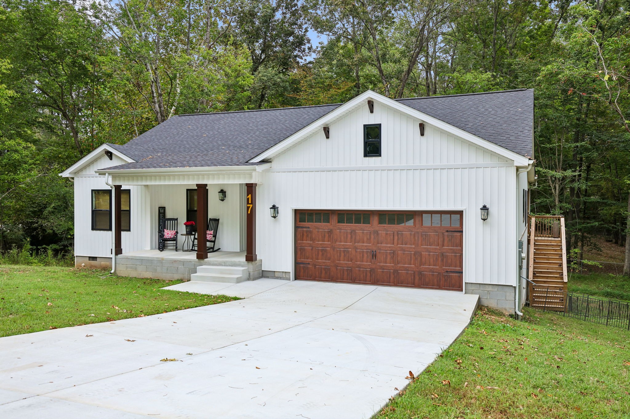 17 Fire Lake Dr