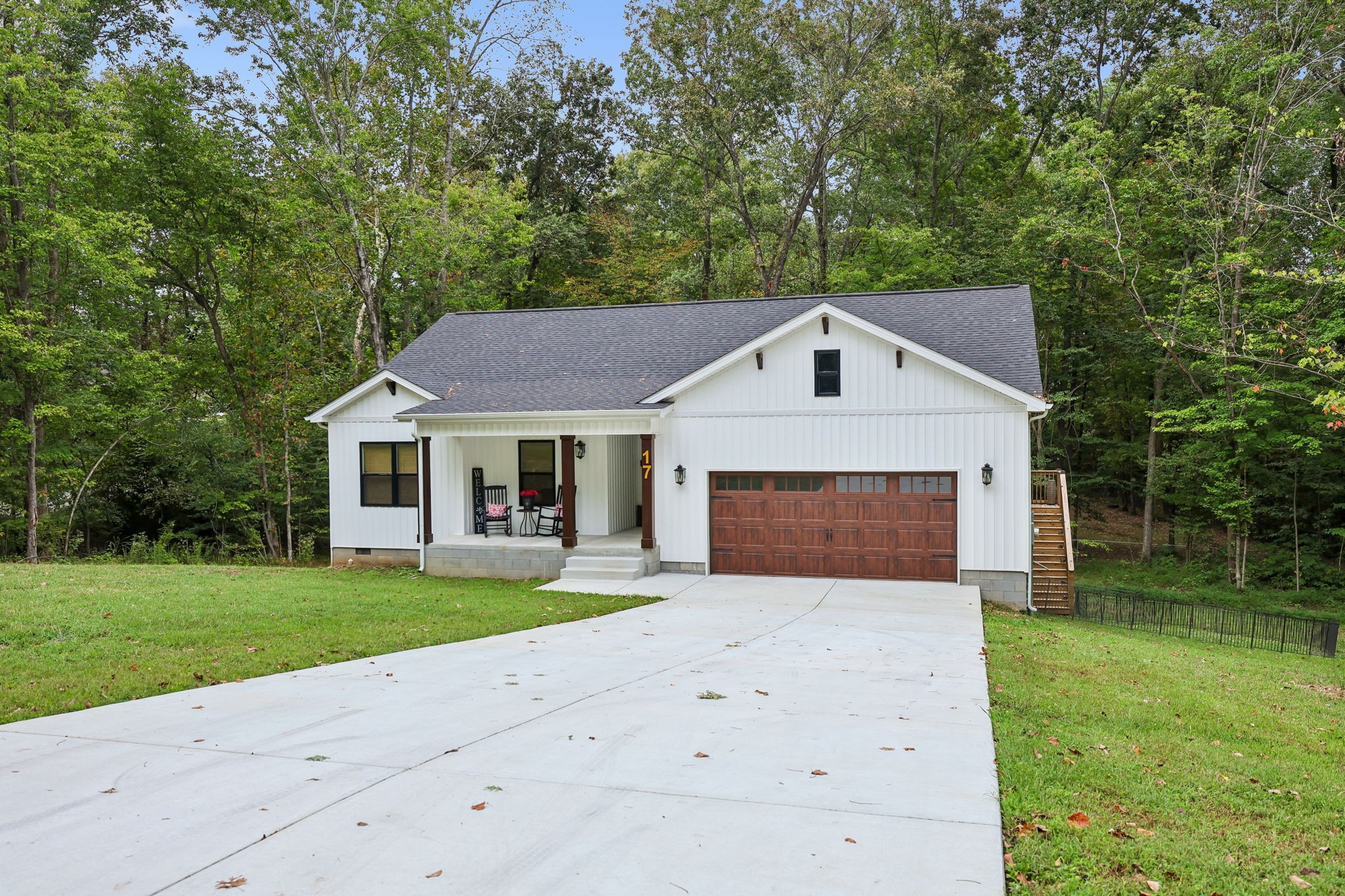 17 Fire Lake Dr