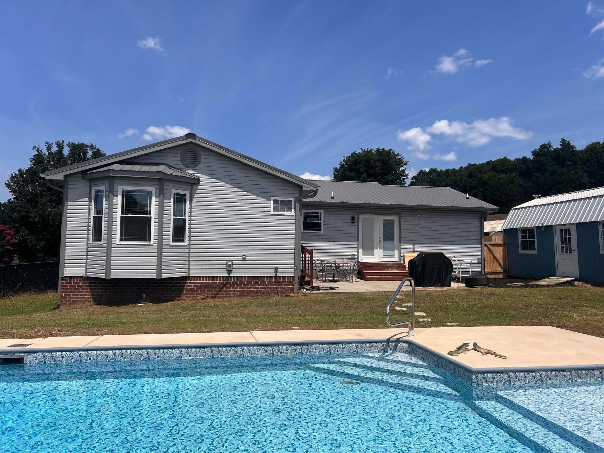 185 Cline Road, NE
