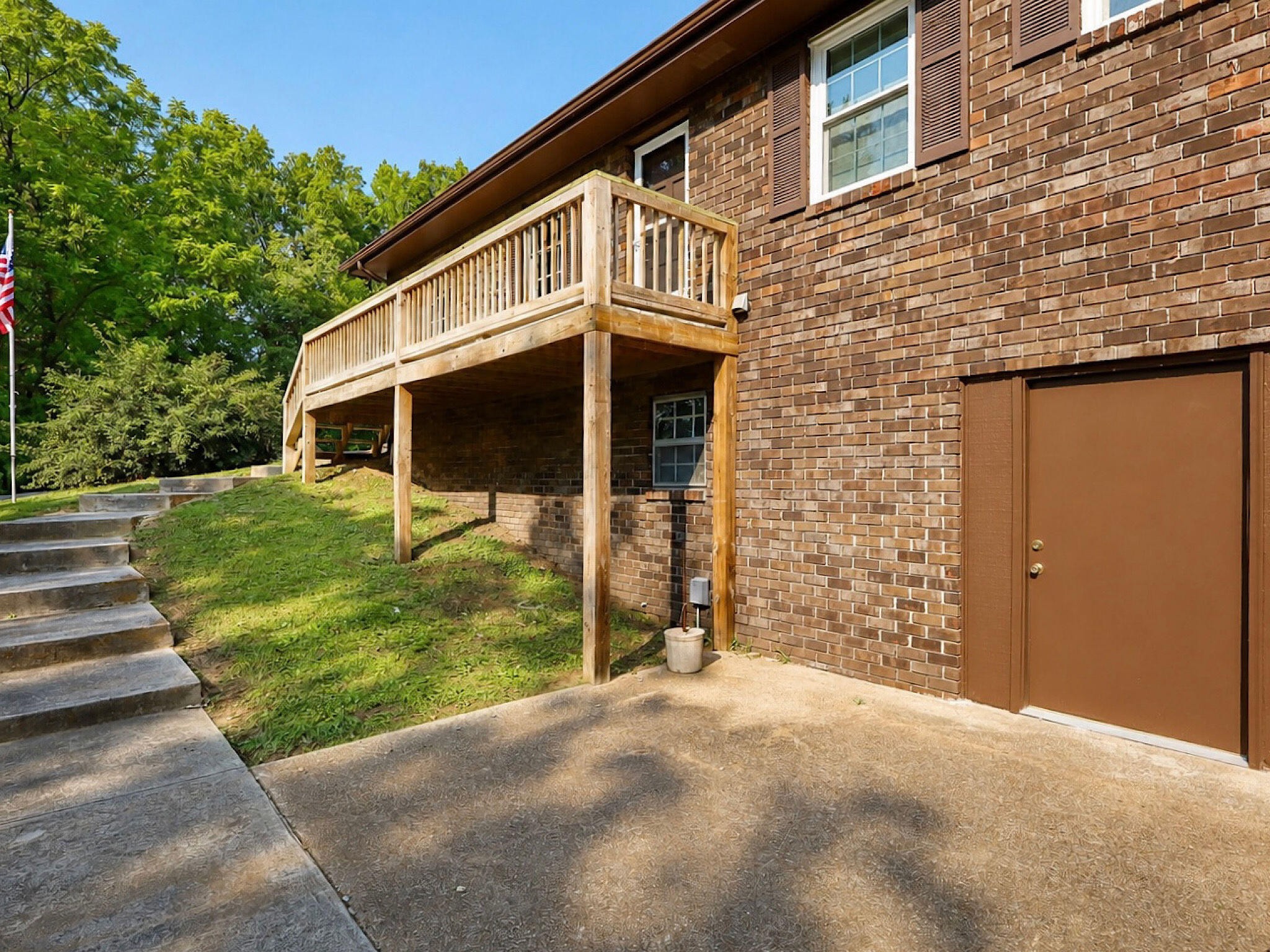 725 Oak Grove Road